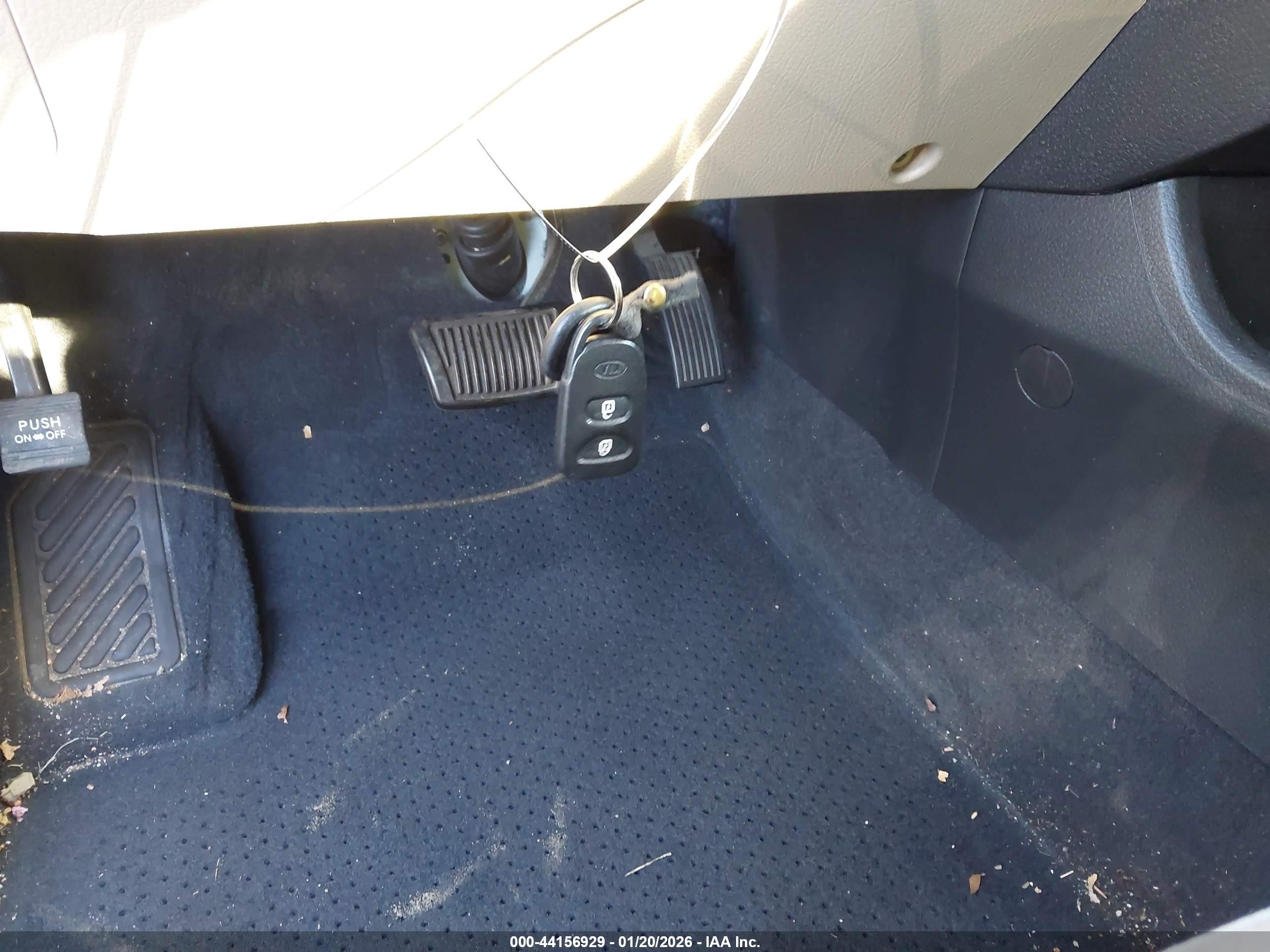 2013 Kia Sorento Lx Серебряный vin: 5XYKTDA6XDG399137