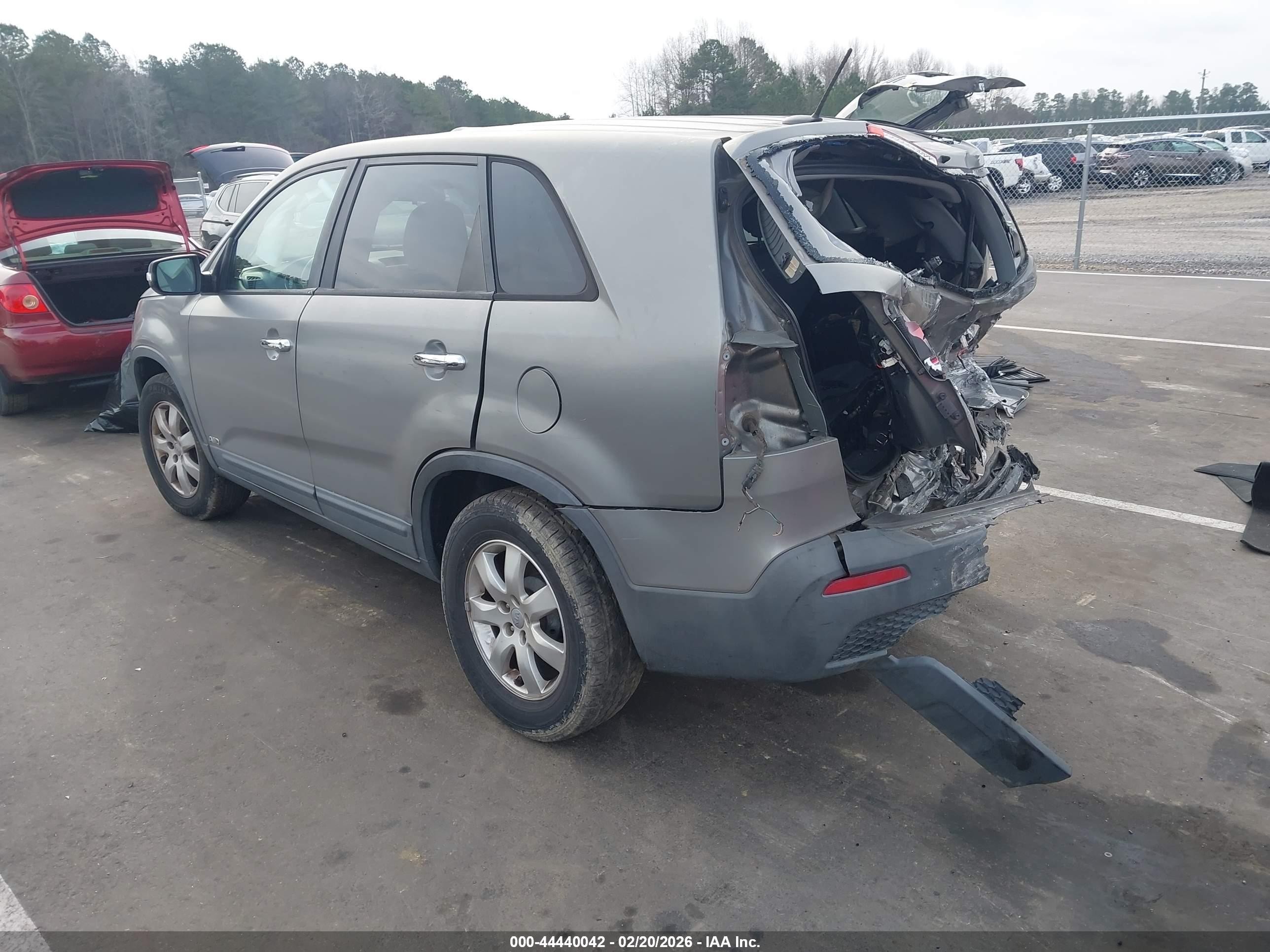 2013 Kia Sorento Lx Gray vin: 5XYKTDA6XDG407852
