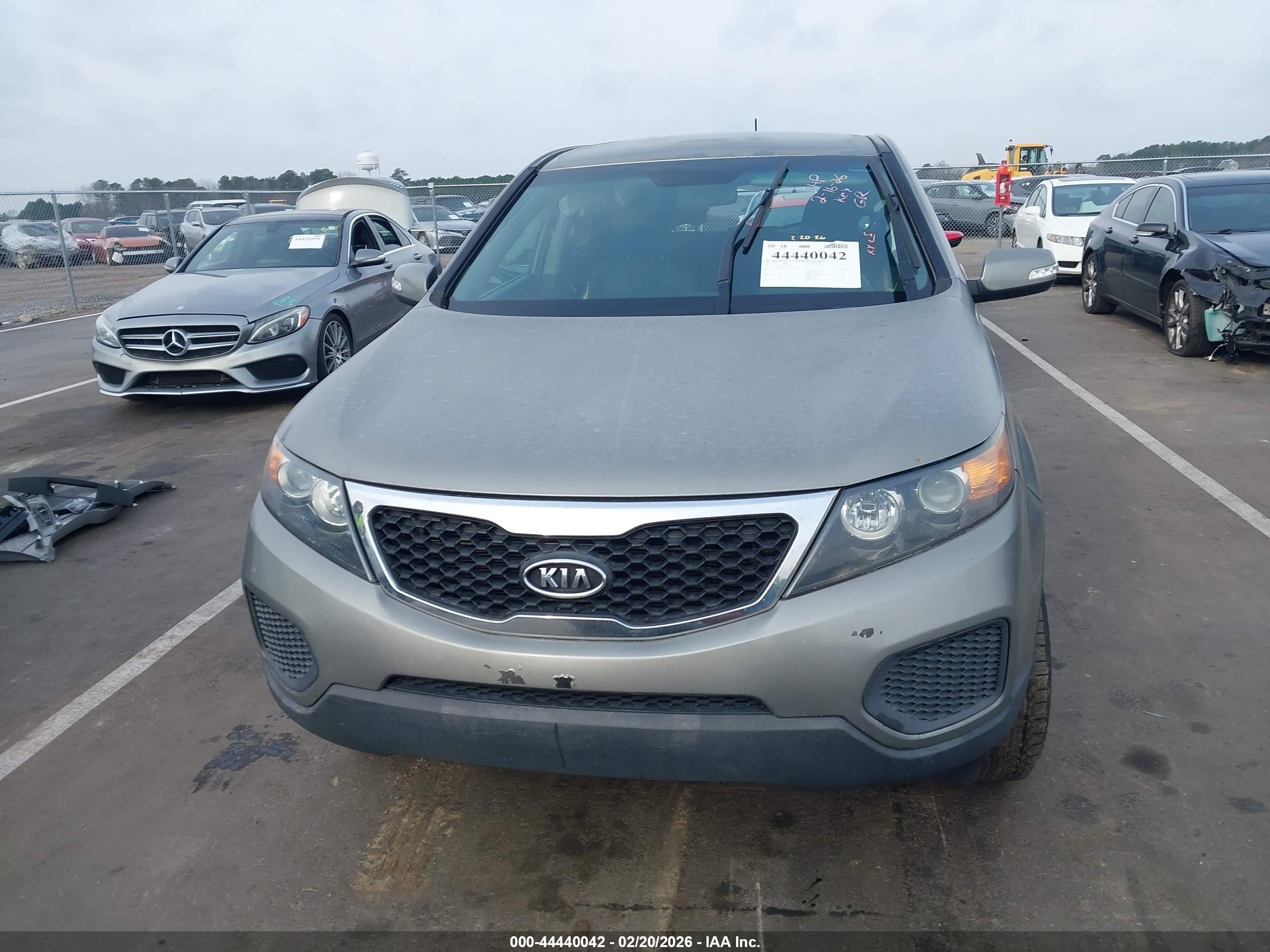 2013 Kia Sorento Lx Gray vin: 5XYKTDA6XDG407852