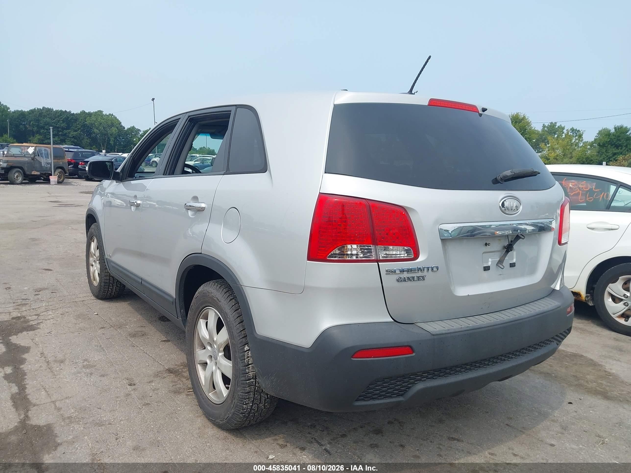 2013 Kia Sorento Lx Silver vin: 5XYKTDA6XDG414316