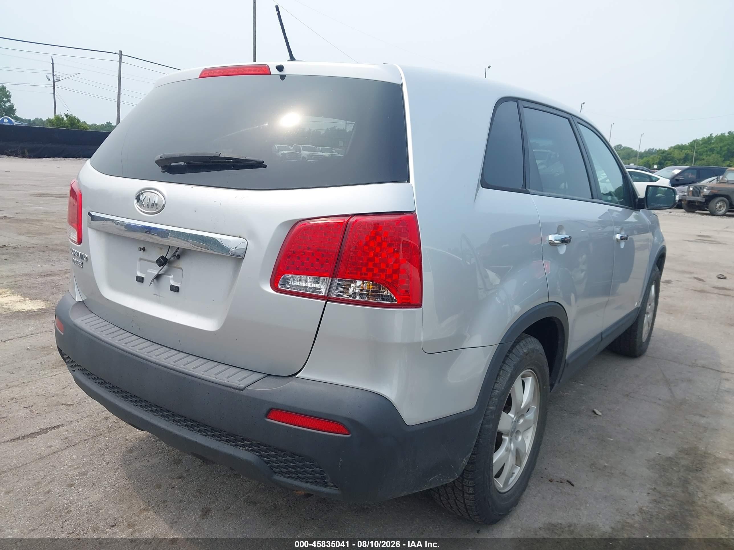 2013 Kia Sorento Lx Silver vin: 5XYKTDA6XDG414316