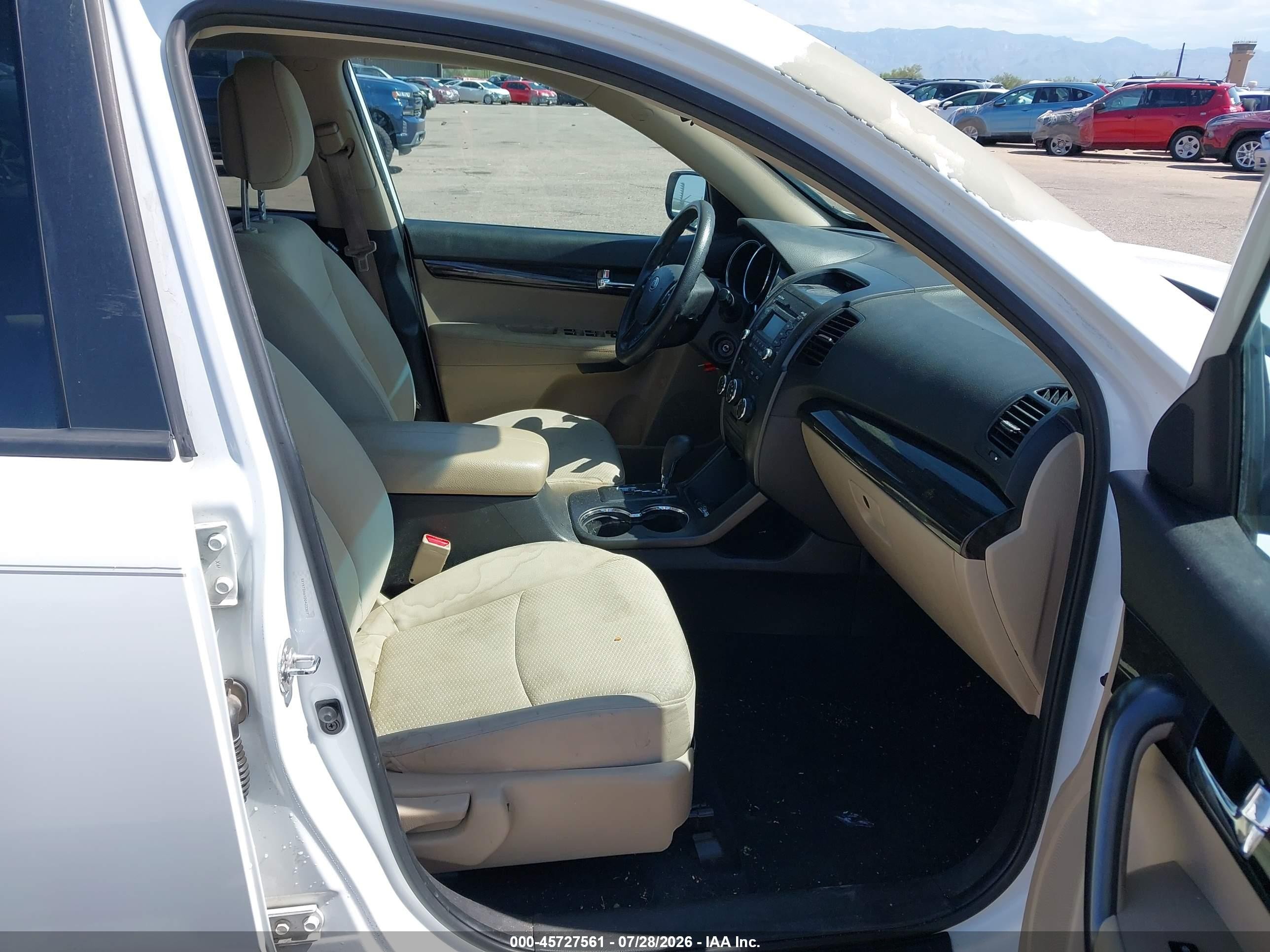 2013 Kia Sorento Lx White vin: 5XYKTDA6XDG423307
