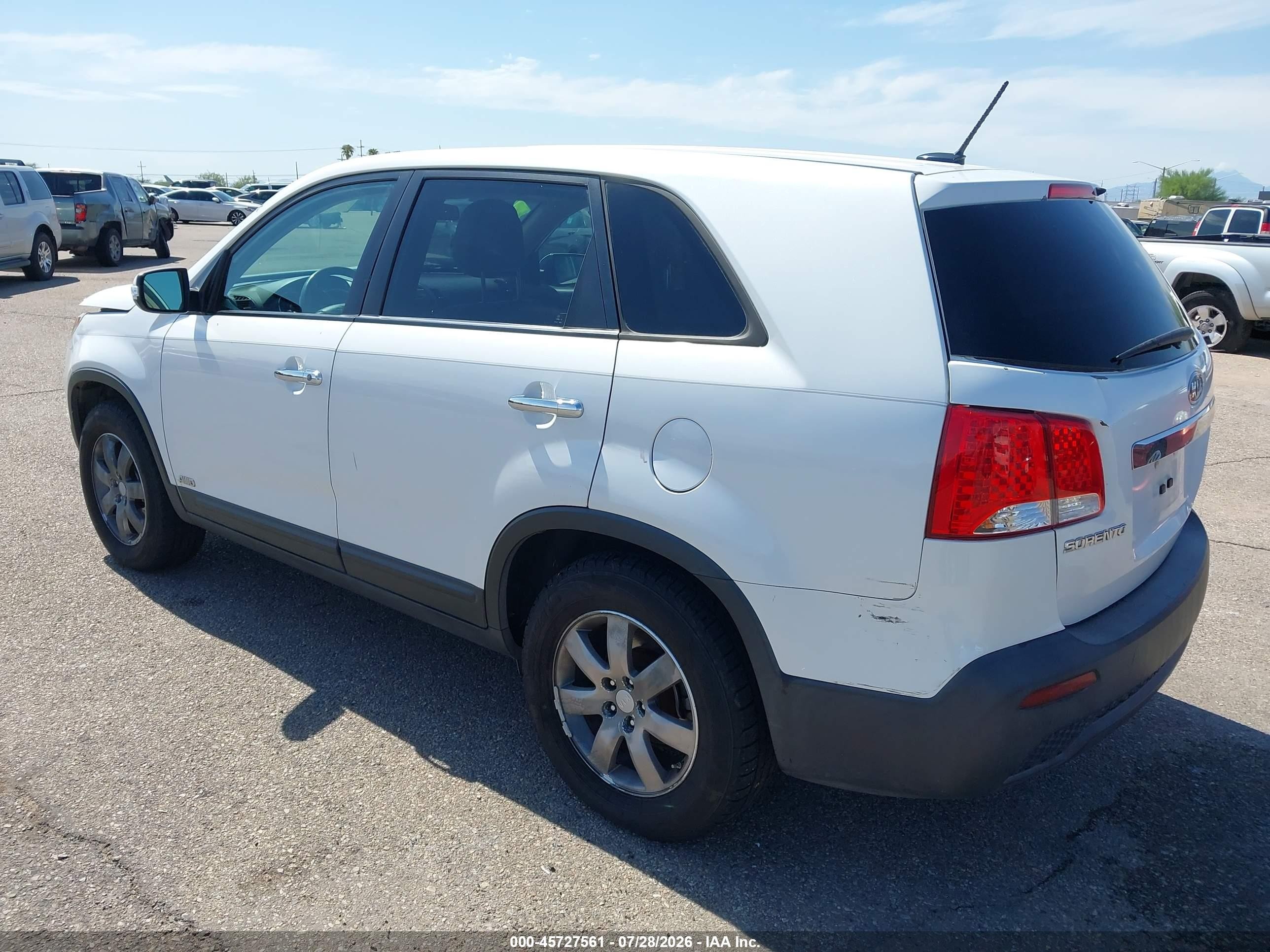 2013 Kia Sorento Lx White vin: 5XYKTDA6XDG423307