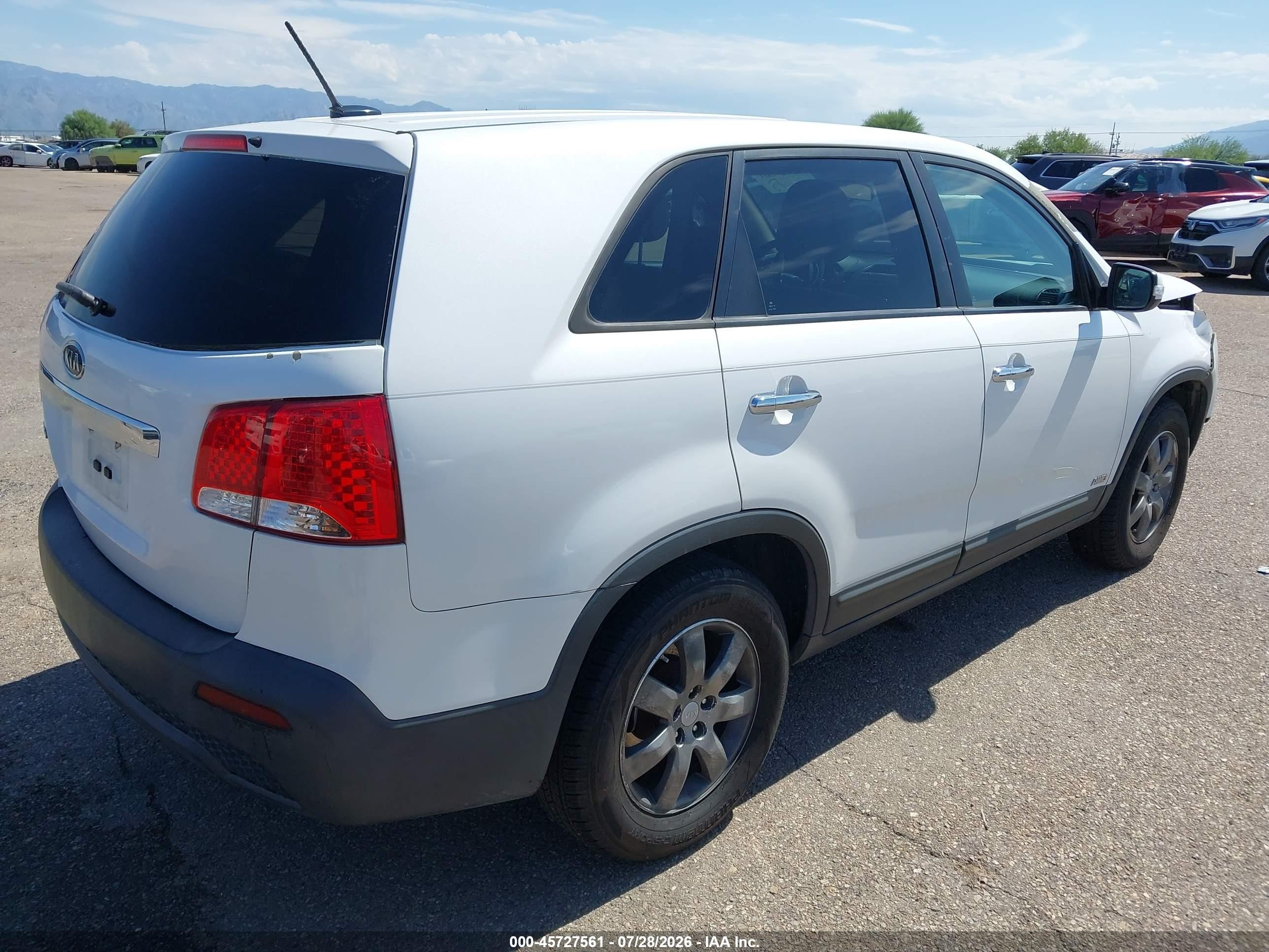 2013 Kia Sorento Lx White vin: 5XYKTDA6XDG423307