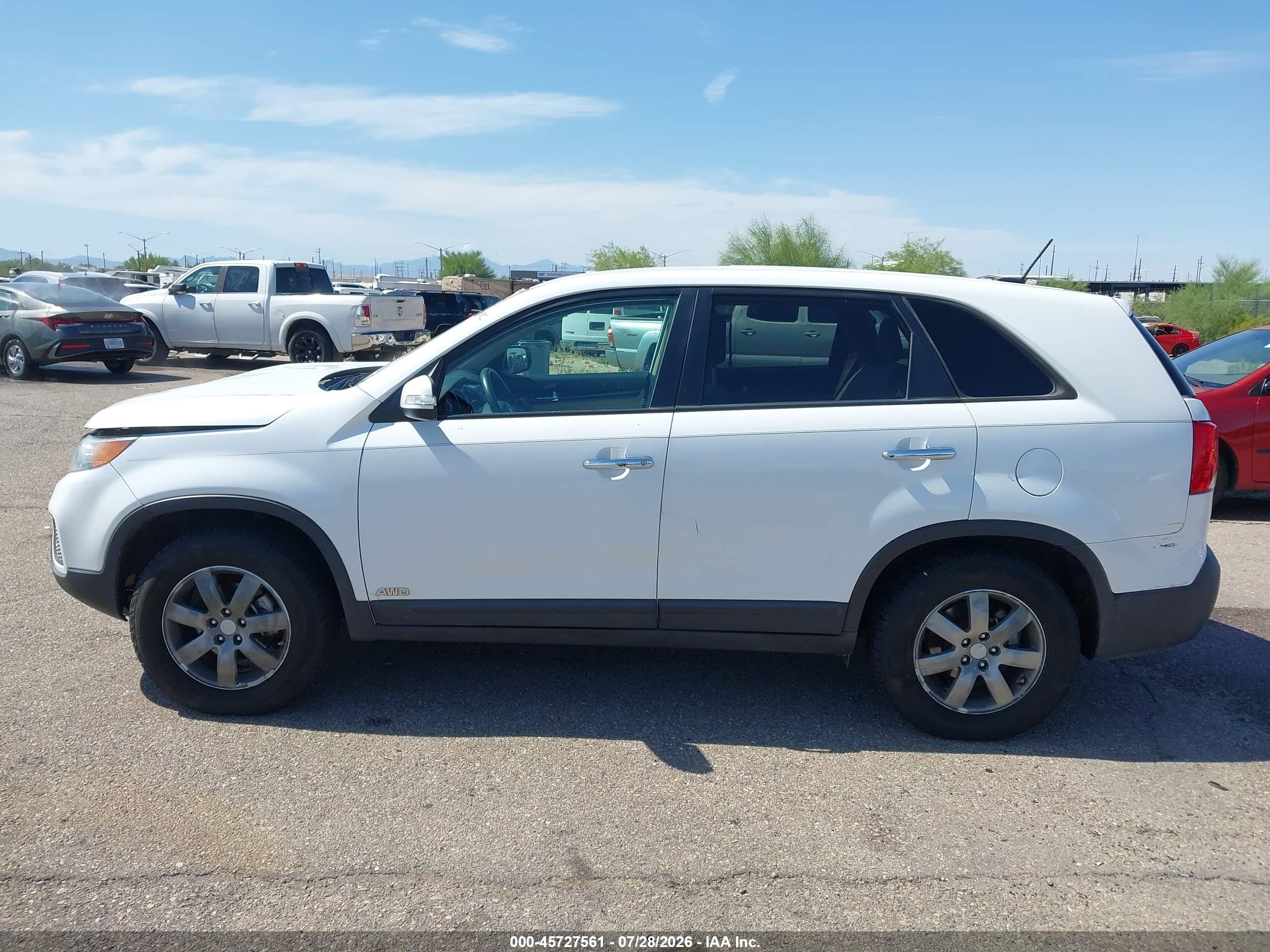 2013 Kia Sorento Lx White vin: 5XYKTDA6XDG423307