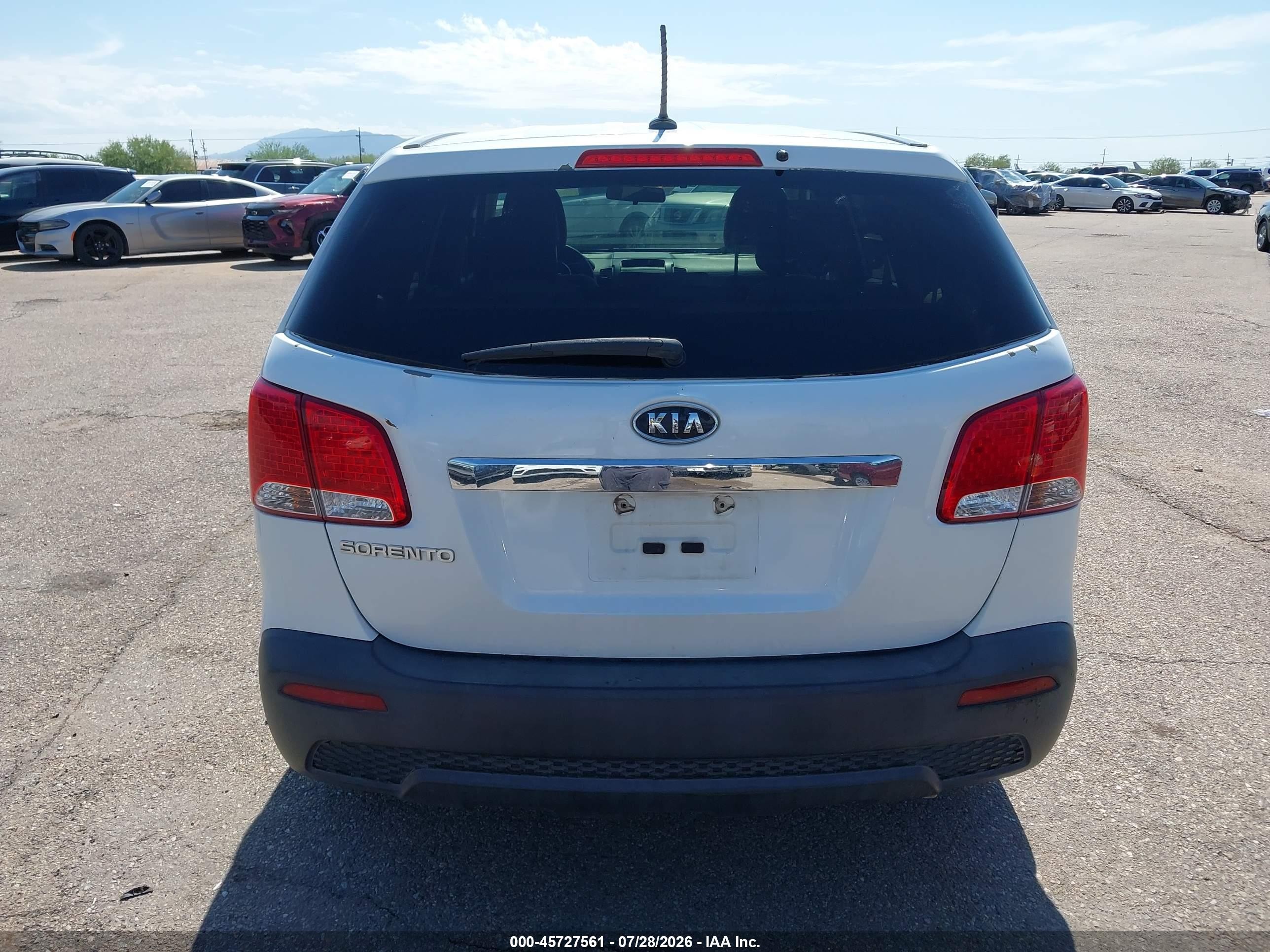 2013 Kia Sorento Lx White vin: 5XYKTDA6XDG423307