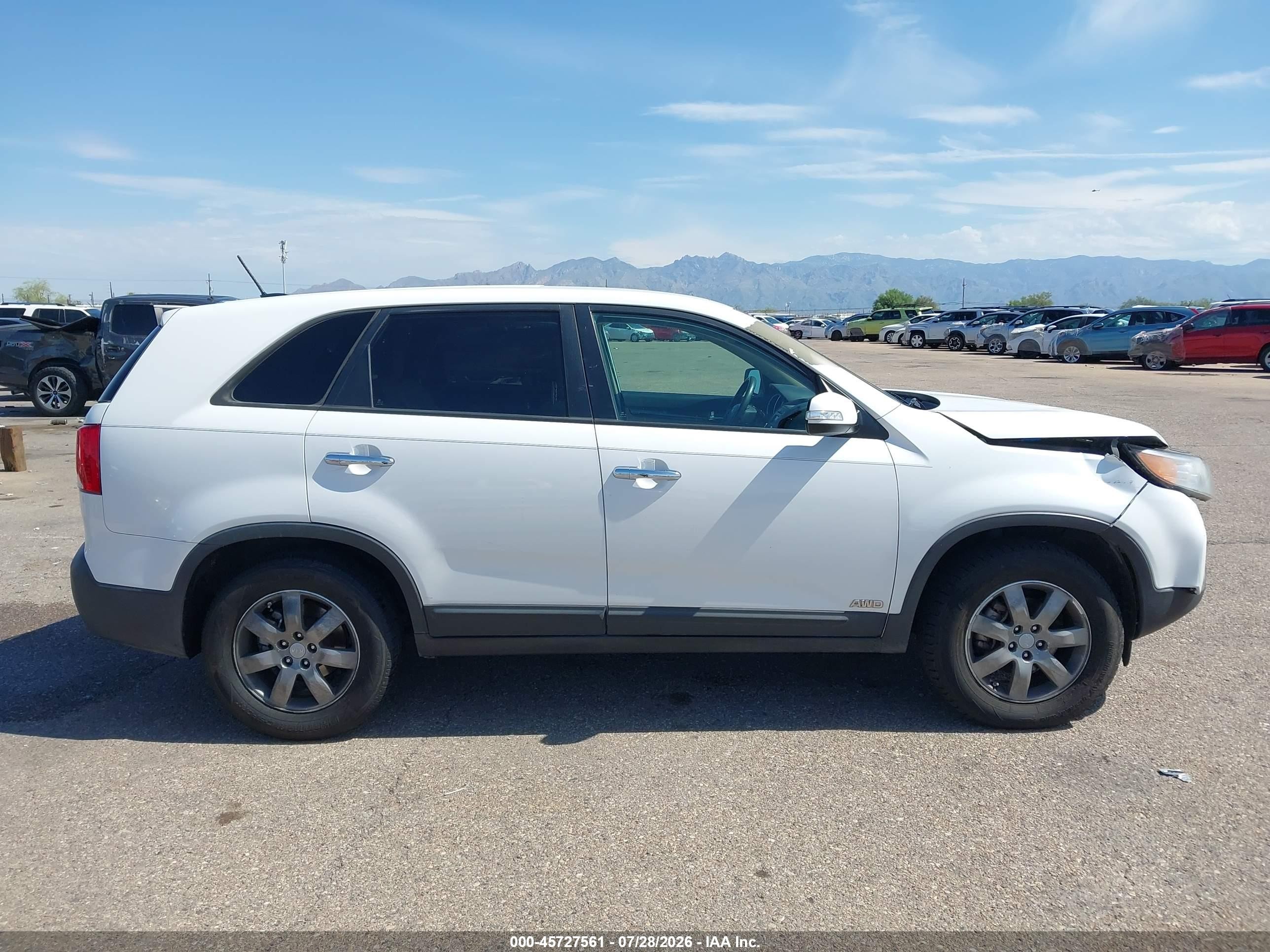 2013 Kia Sorento Lx White vin: 5XYKTDA6XDG423307