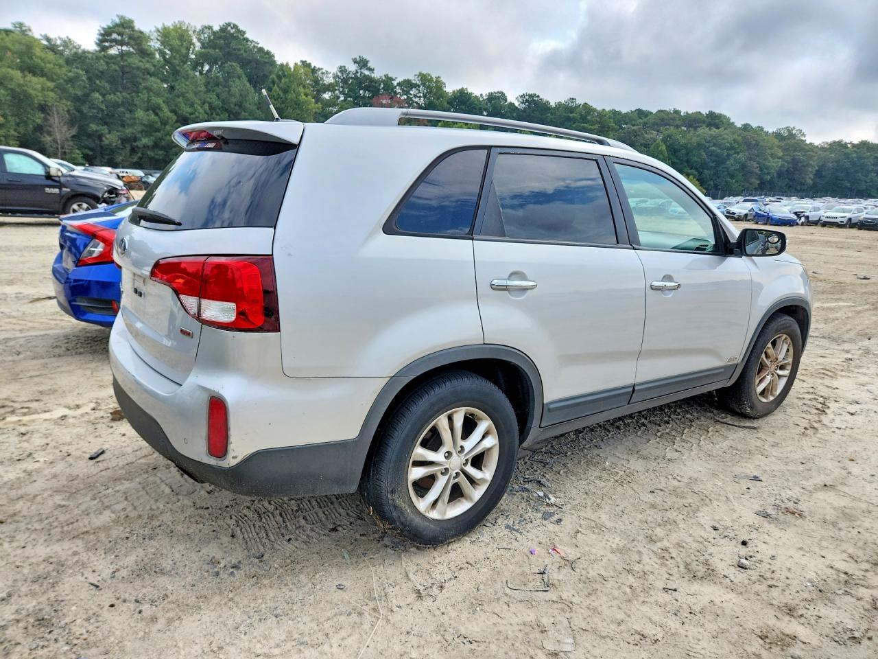 2014 Kia Sorento Lx Silver vin: 5XYKTDA6XEG500890