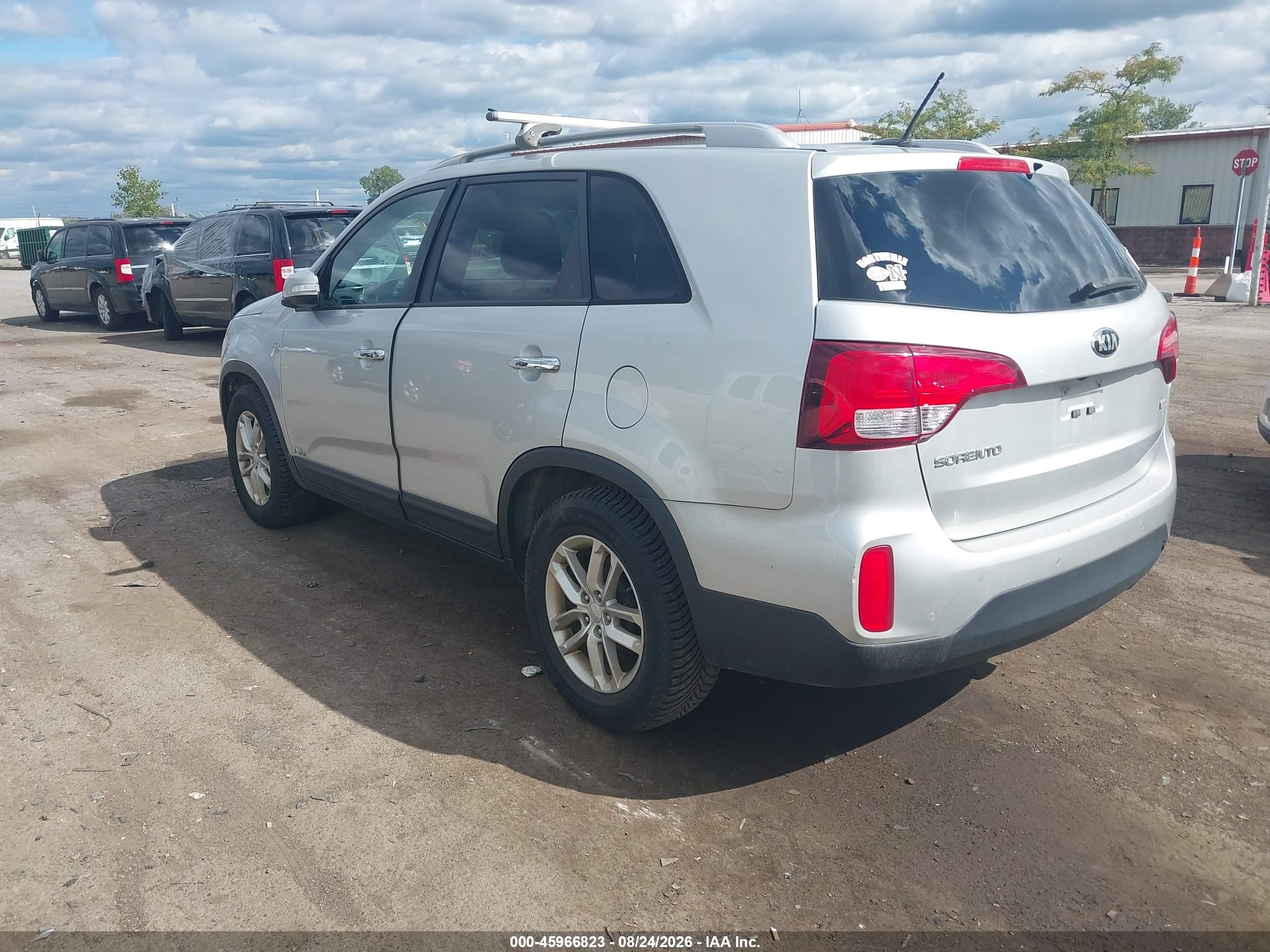 2015 Kia Sorento Lx Серебряный vin: 5XYKTDA6XFG639595