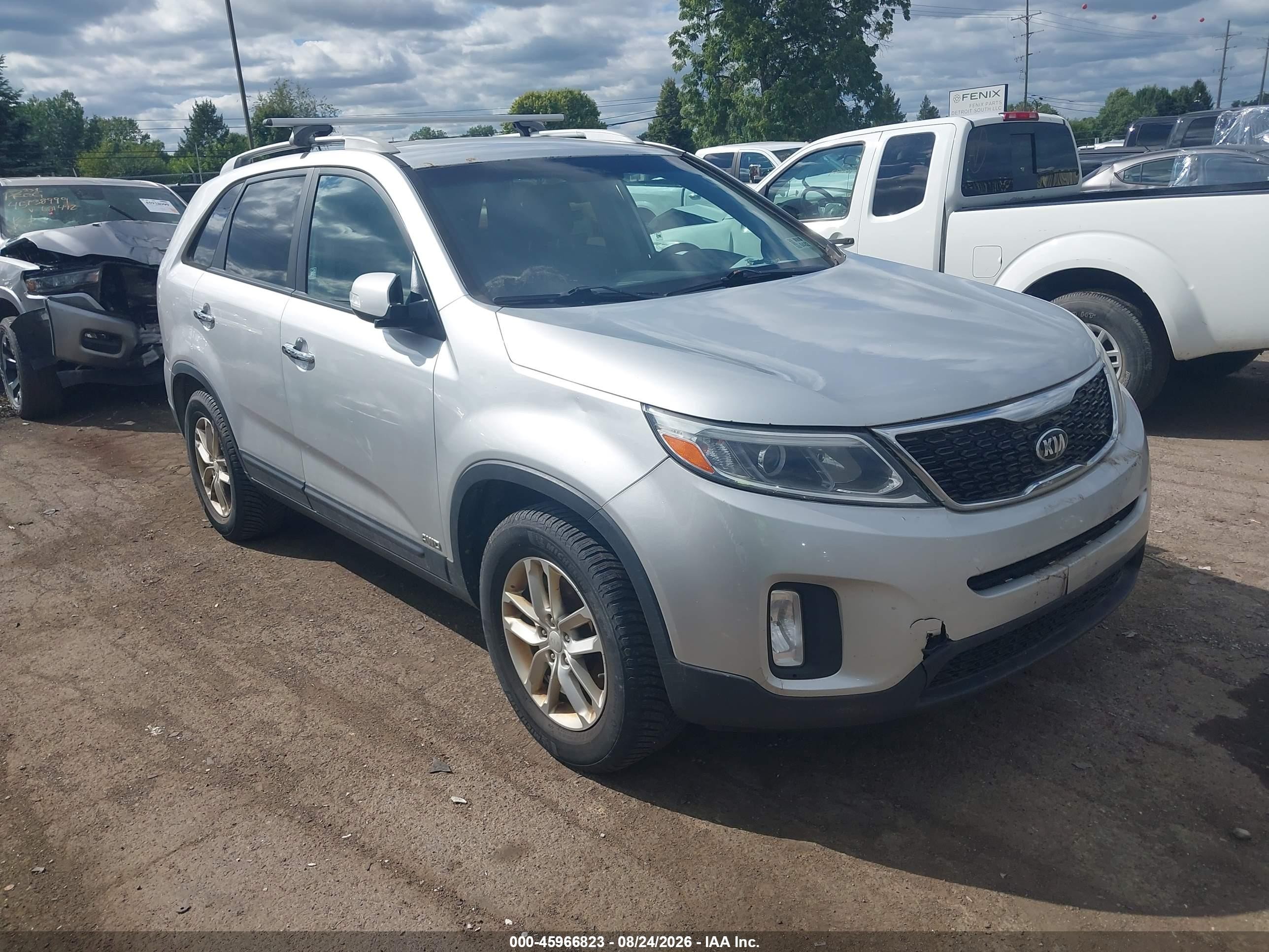 2015 Kia Sorento Lx Silver vin: 5XYKTDA6XFG639595