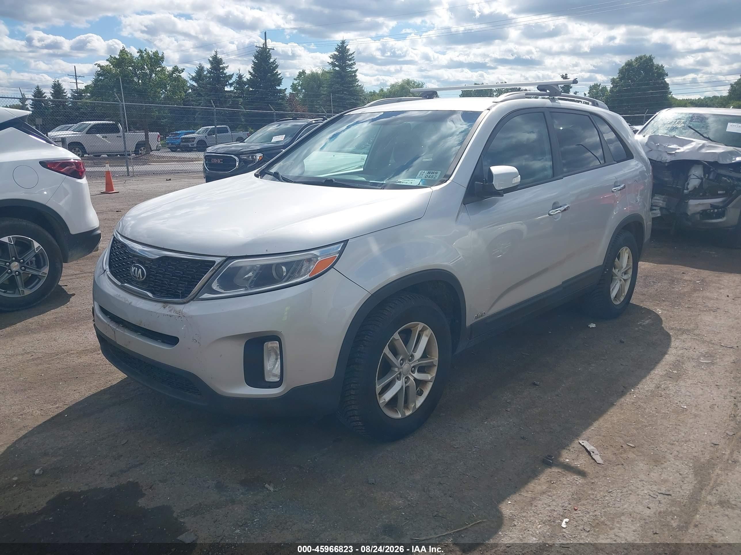 2015 Kia Sorento Lx Серебряный vin: 5XYKTDA6XFG639595