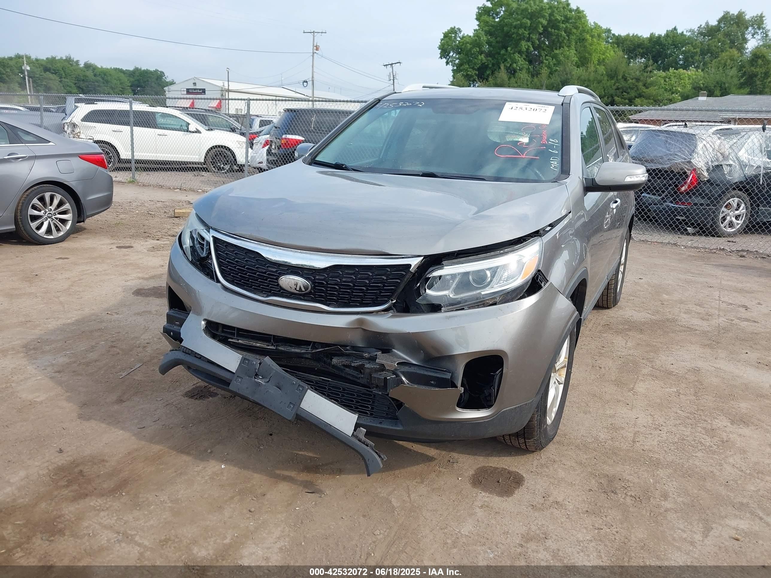 2014 Kia Sorento Lx V6 Желто-коричневый vin: 5XYKTDA71EG446842