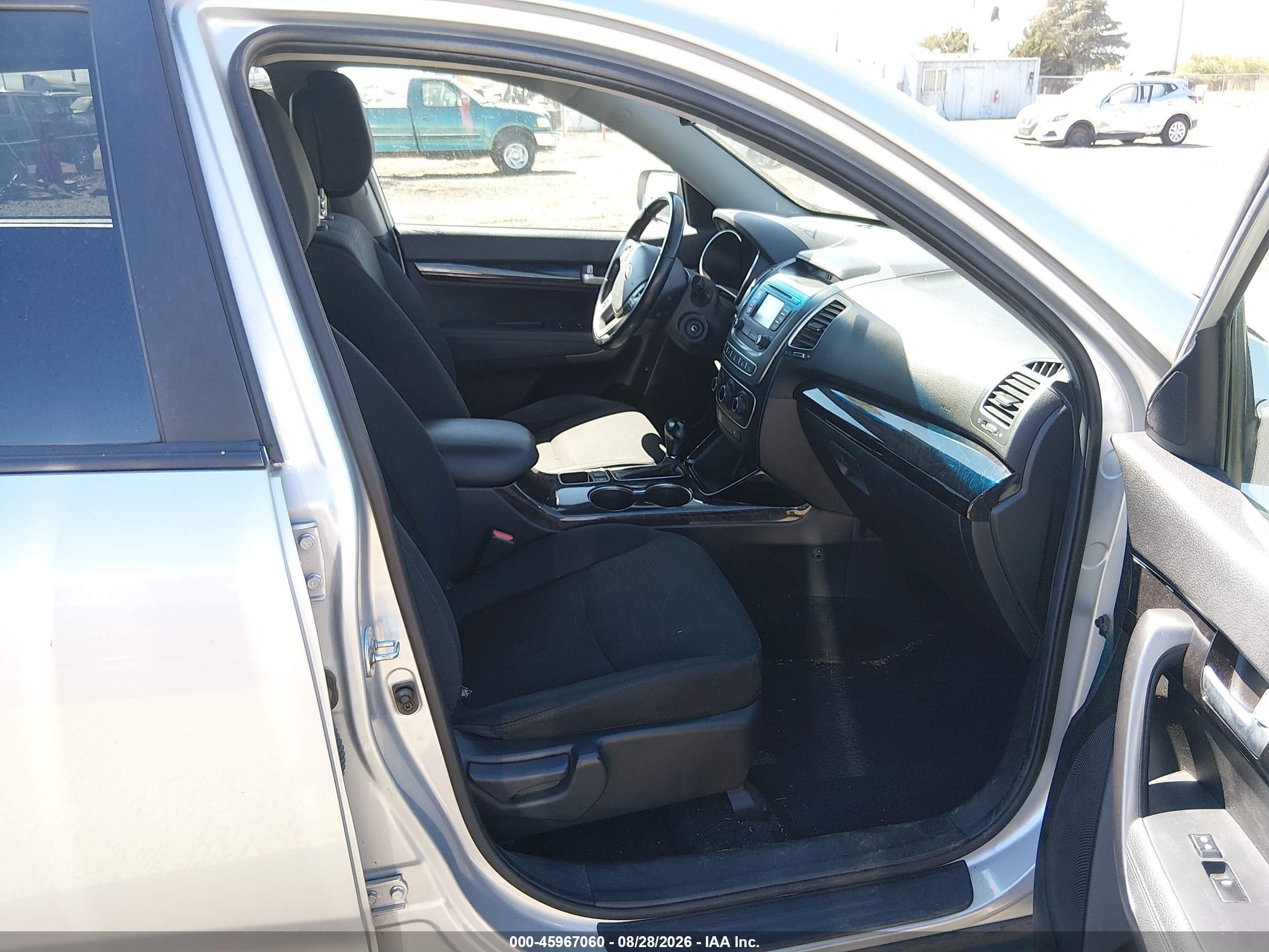 2014 Kia Sorento Lx V6 Silver vin: 5XYKTDA71EG539912