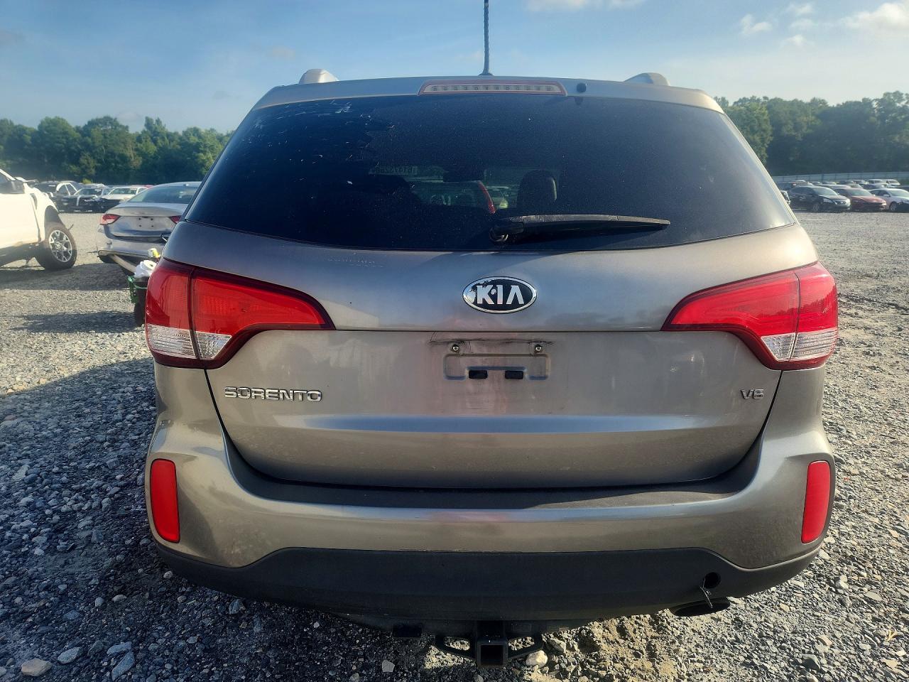 2015 Kia Sorento Lx Gold vin: 5XYKTDA71FG657623