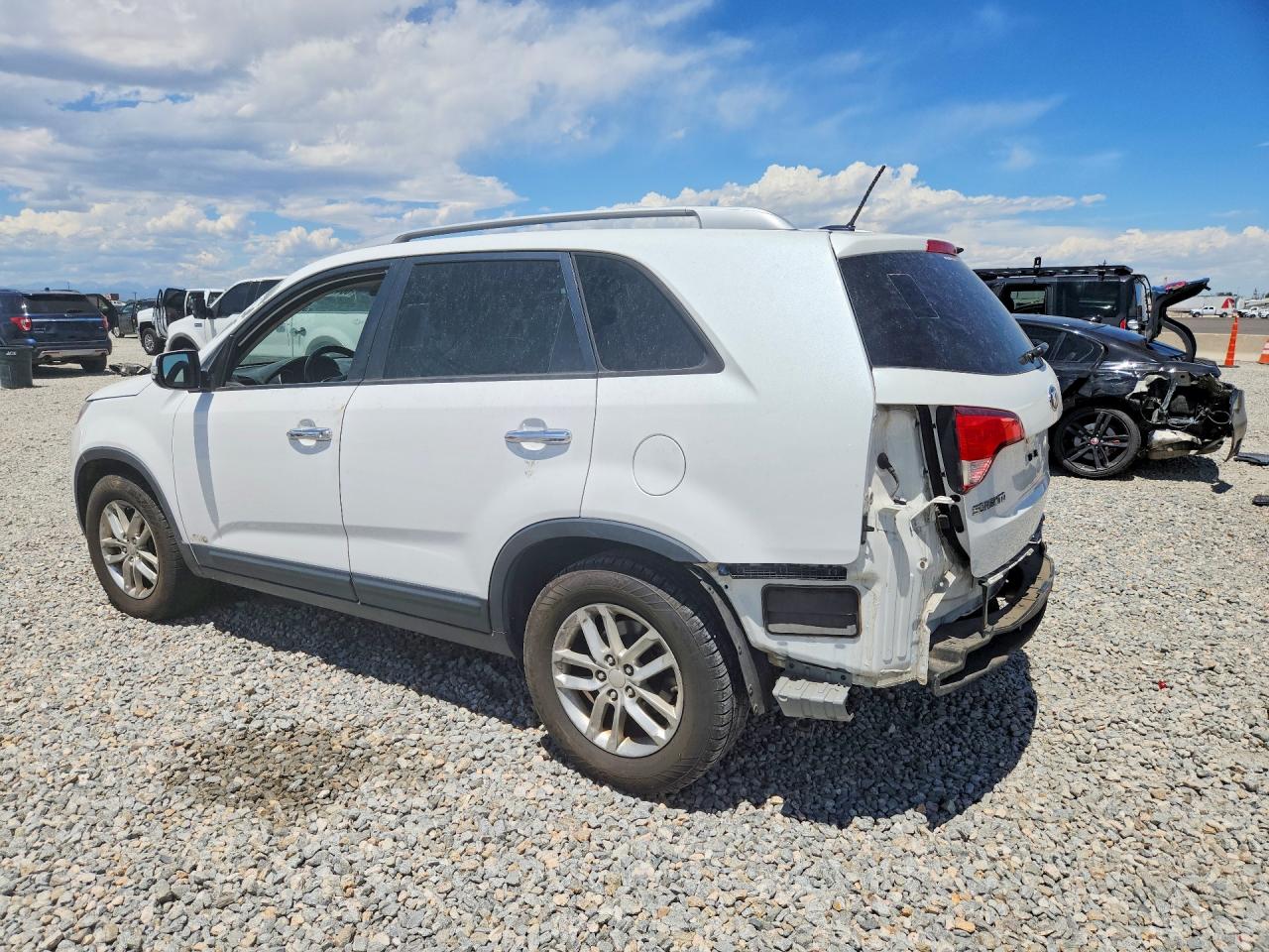 2014 Kia Sorento Lx White vin: 5XYKTDA72EG482457