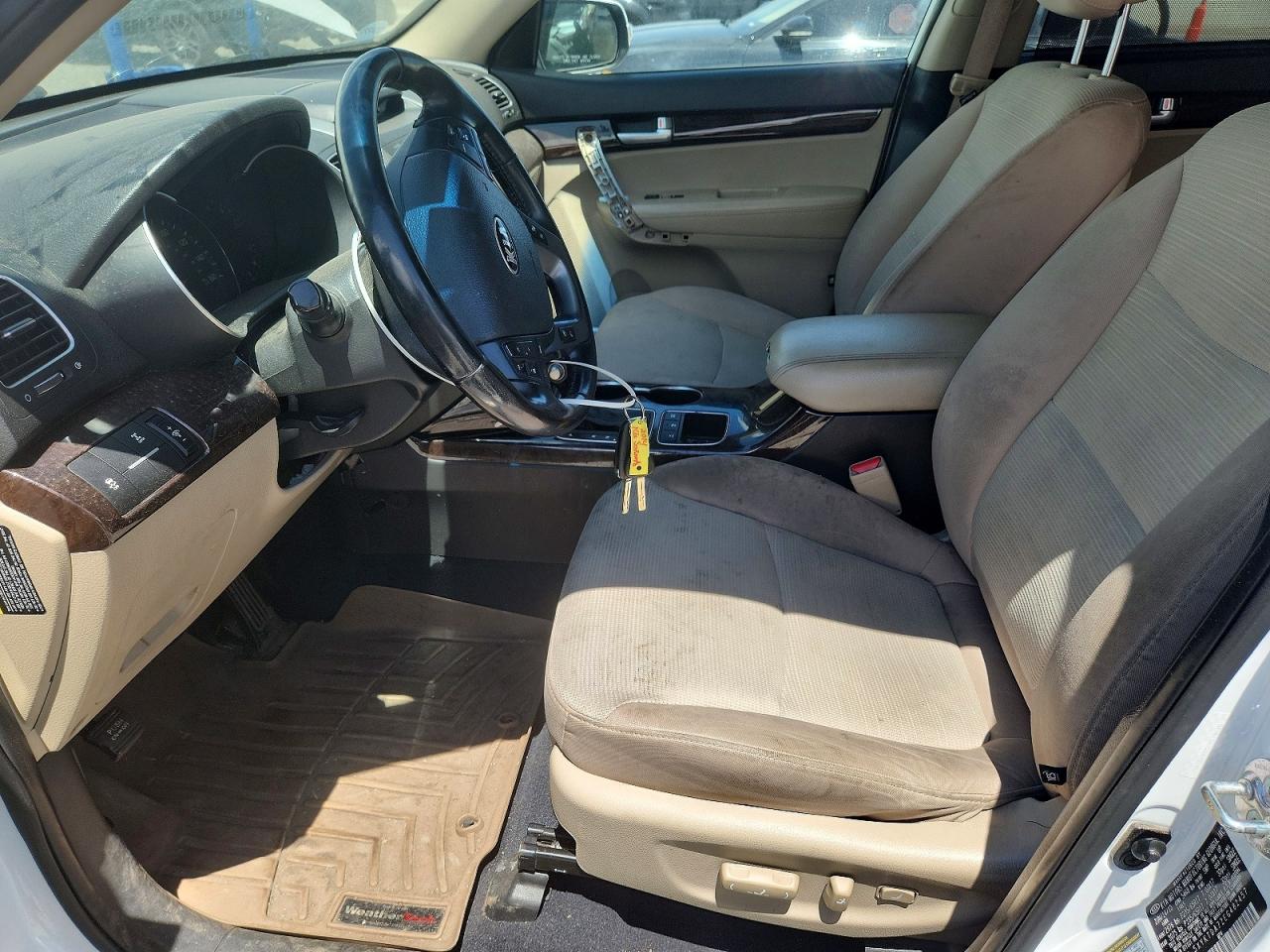 2014 Kia Sorento Lx White vin: 5XYKTDA72EG482457
