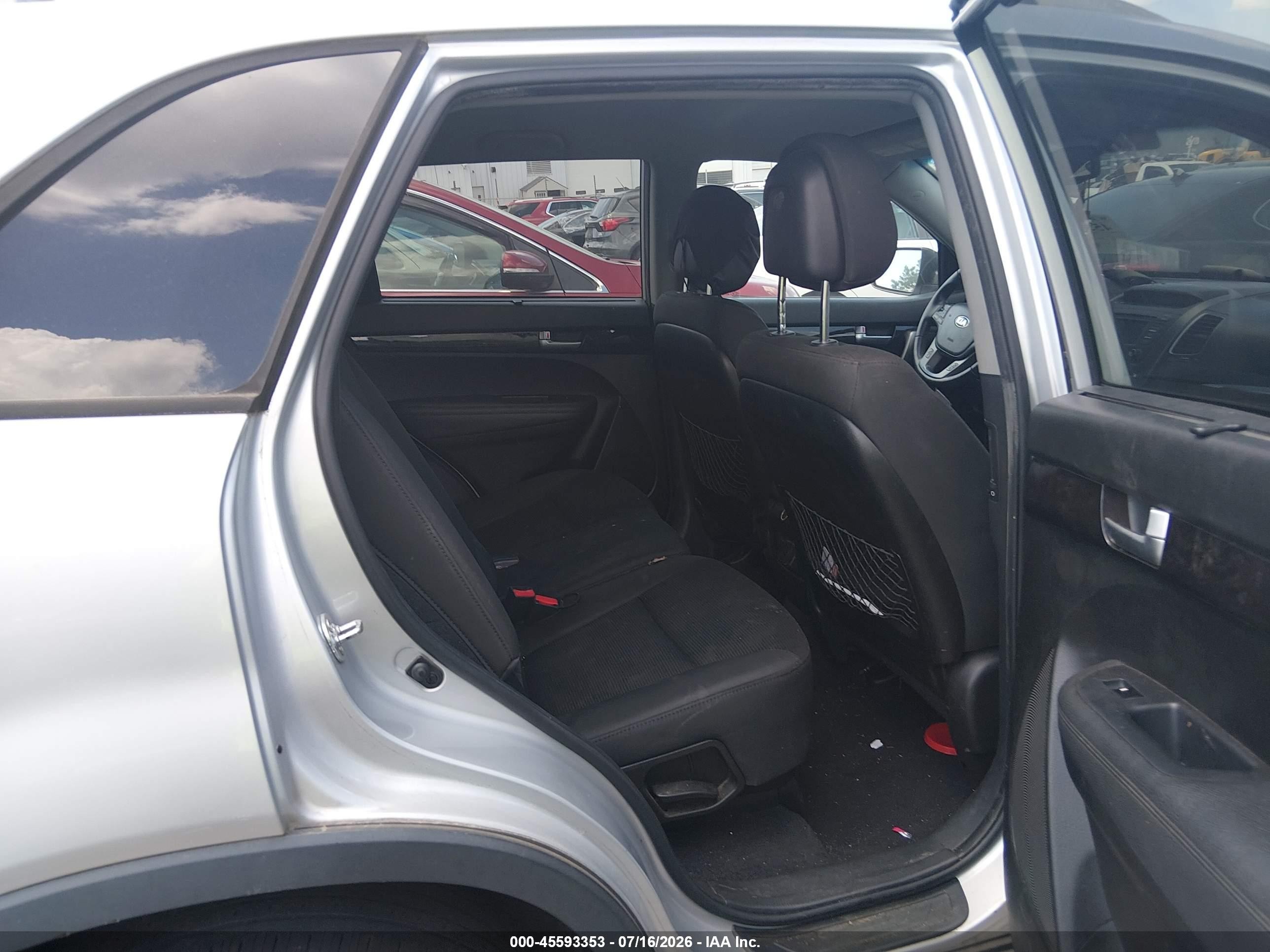 2014 Kia Sorento Lx V6 Silver vin: 5XYKTDA73EG470351