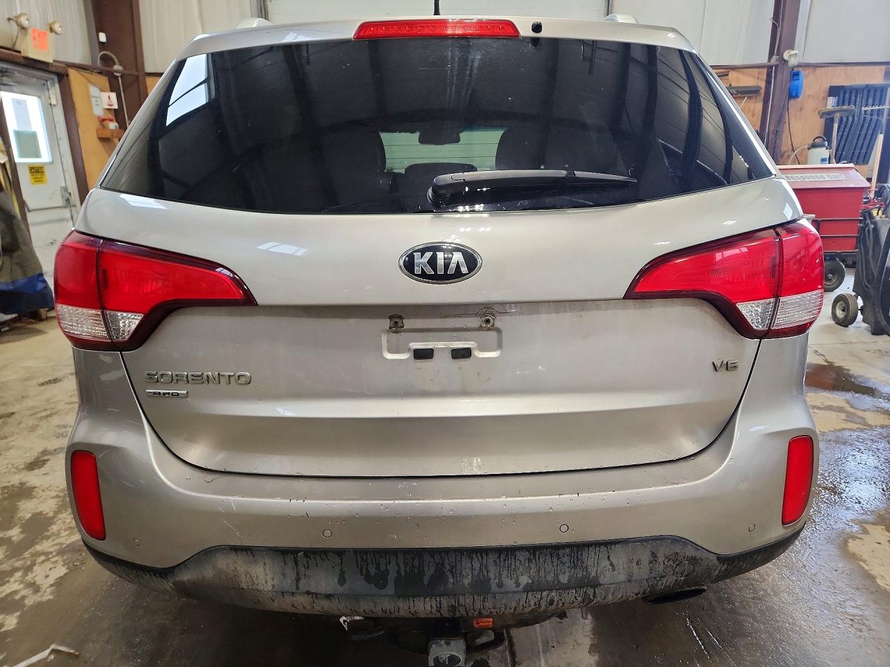 2015 Kia Sorento Lx Silver vin: 5XYKTDA73FG605698