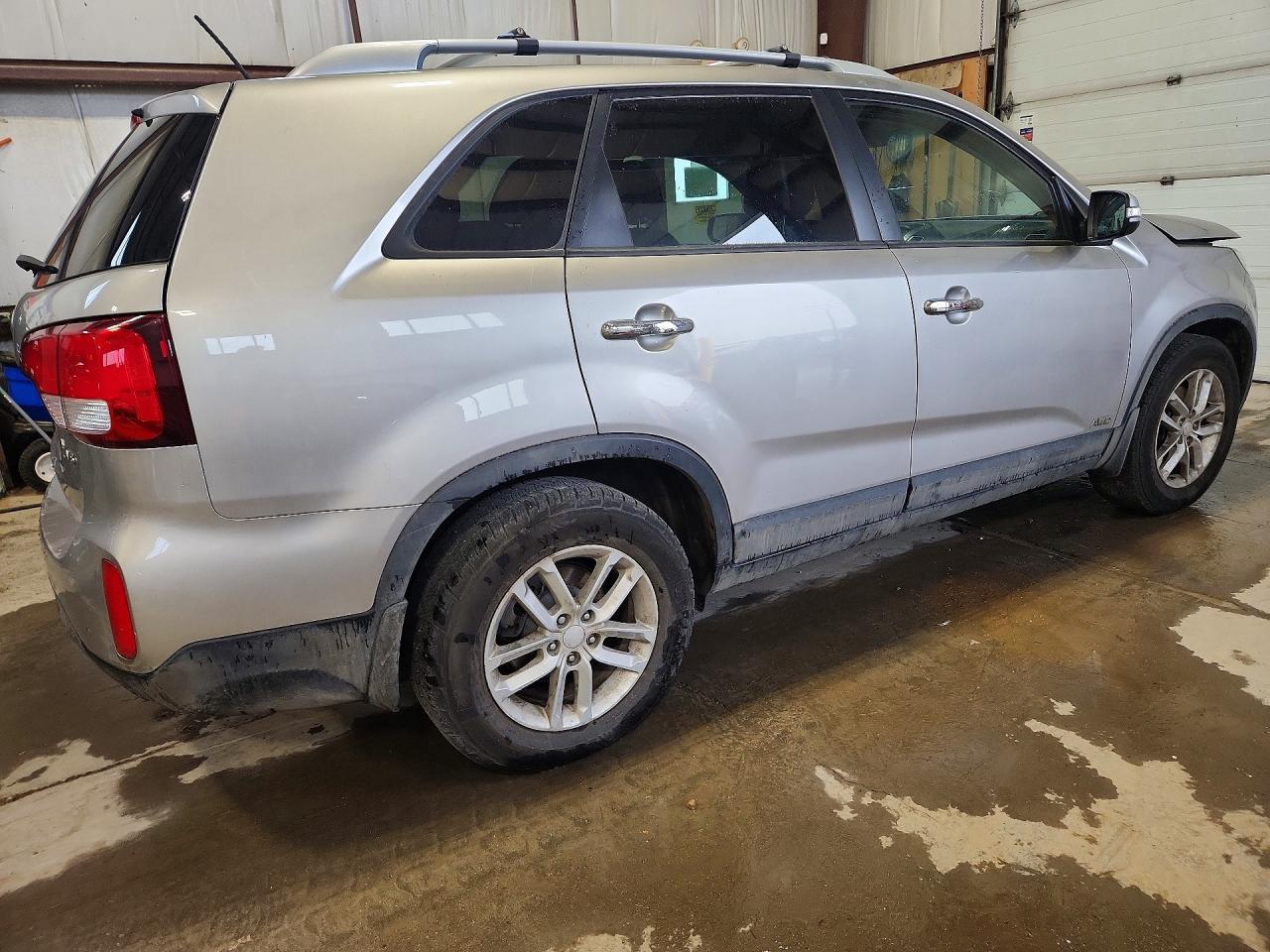 2015 Kia Sorento Lx Silver vin: 5XYKTDA73FG605698