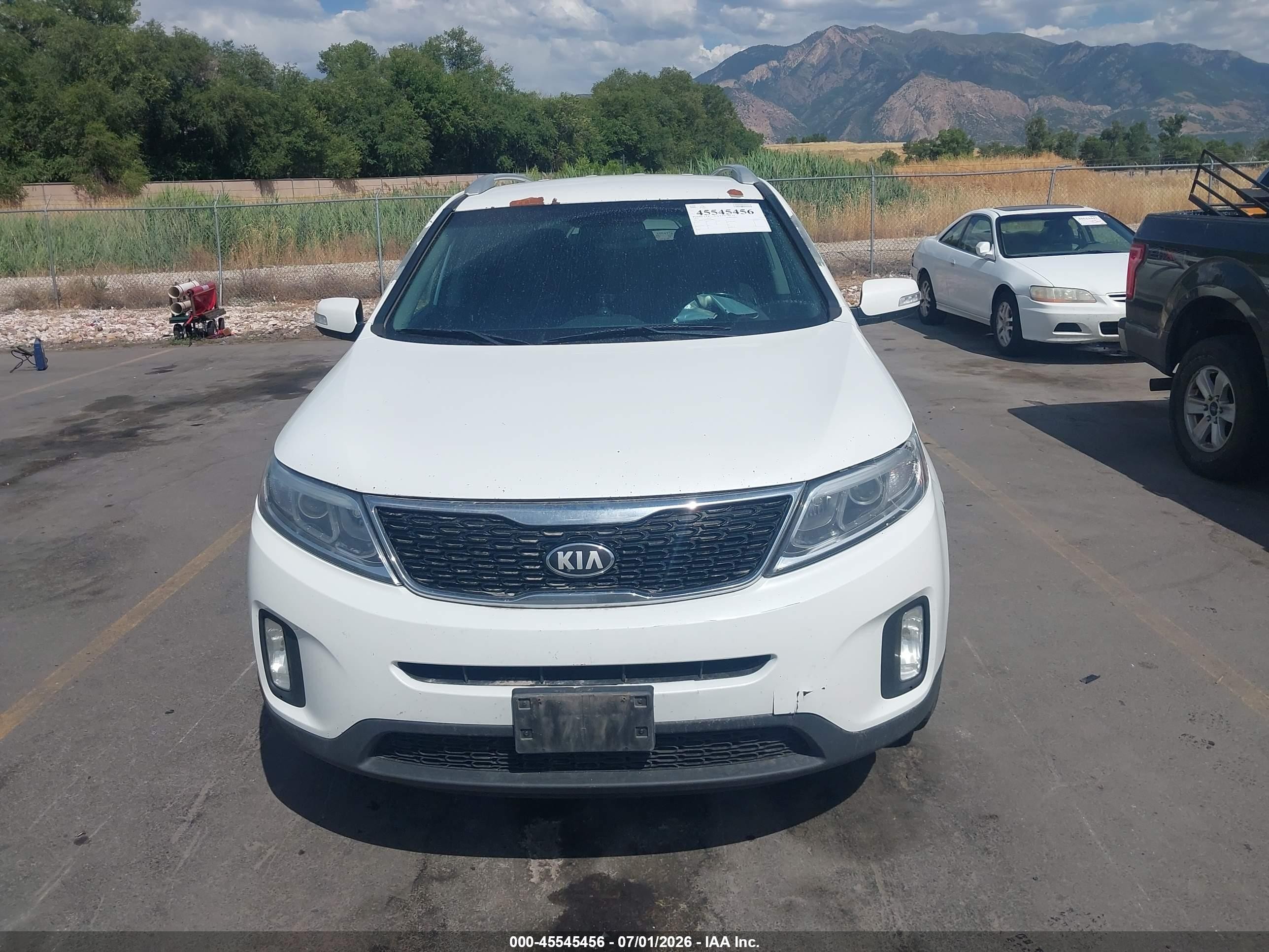 2014 Kia Sorento Lx V6 White vin: 5XYKTDA74EG480872