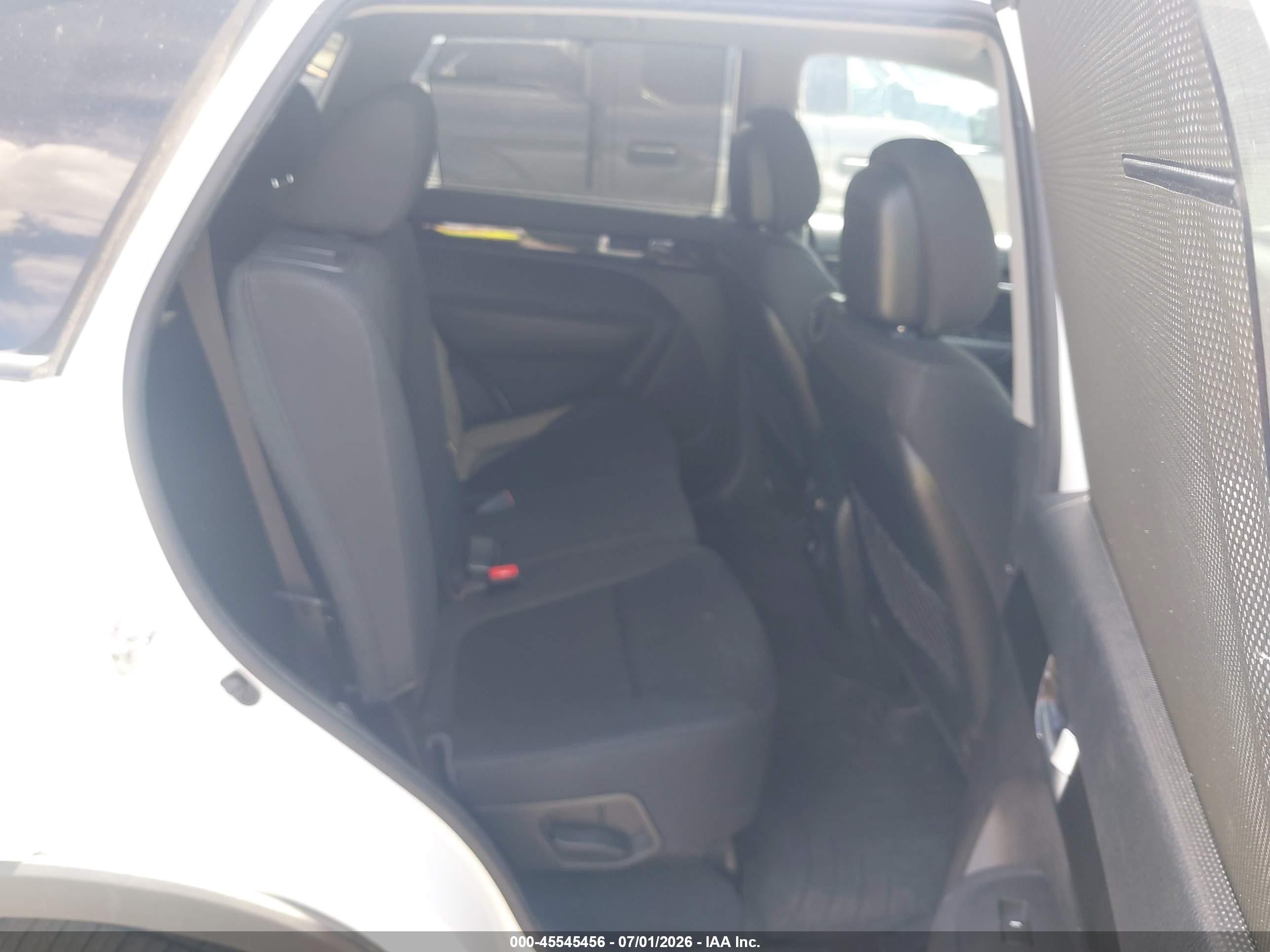 2014 Kia Sorento Lx V6 White vin: 5XYKTDA74EG480872