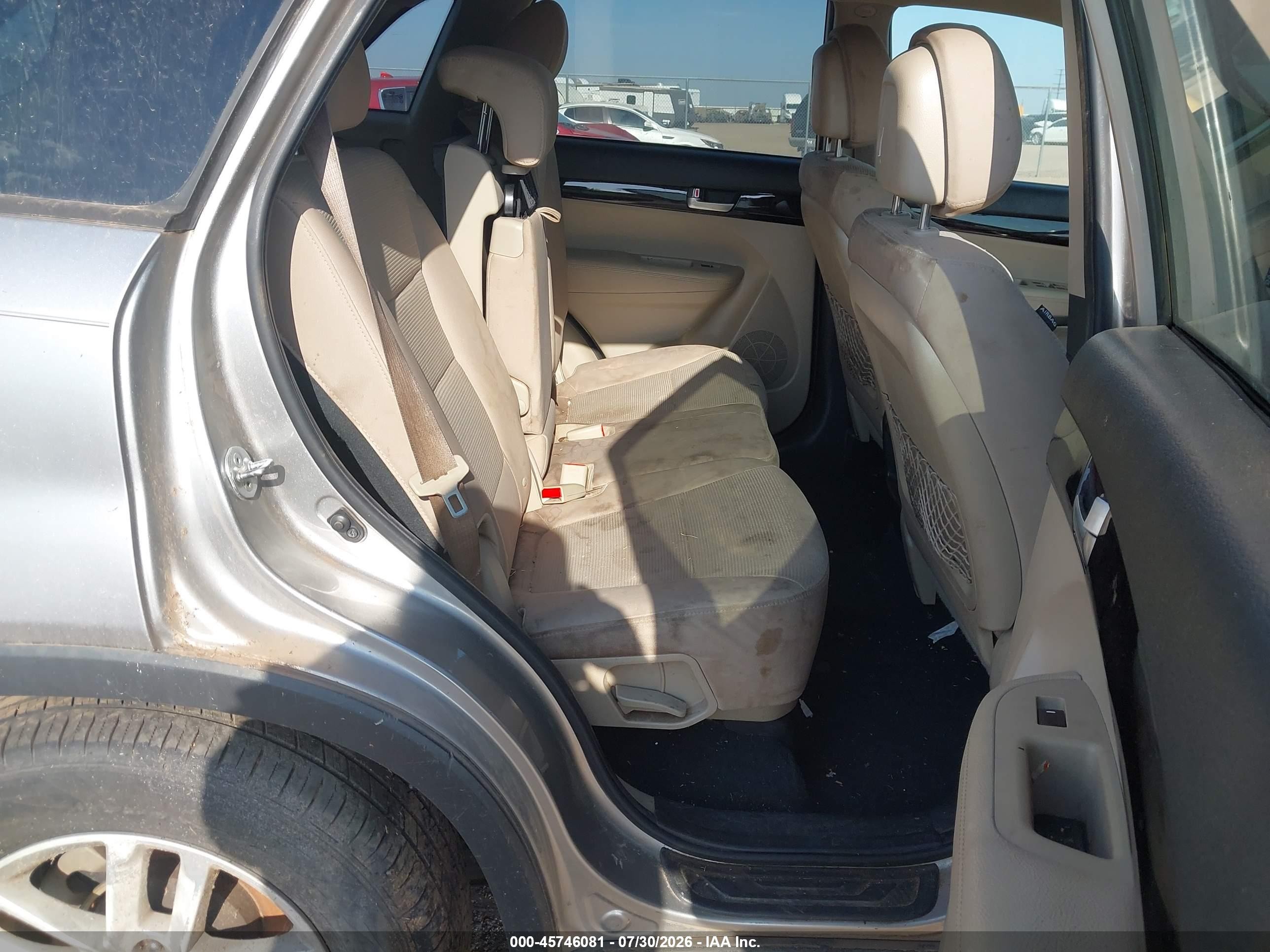2014 Kia Sorento Lx V6 Silver vin: 5XYKTDA74EG546952