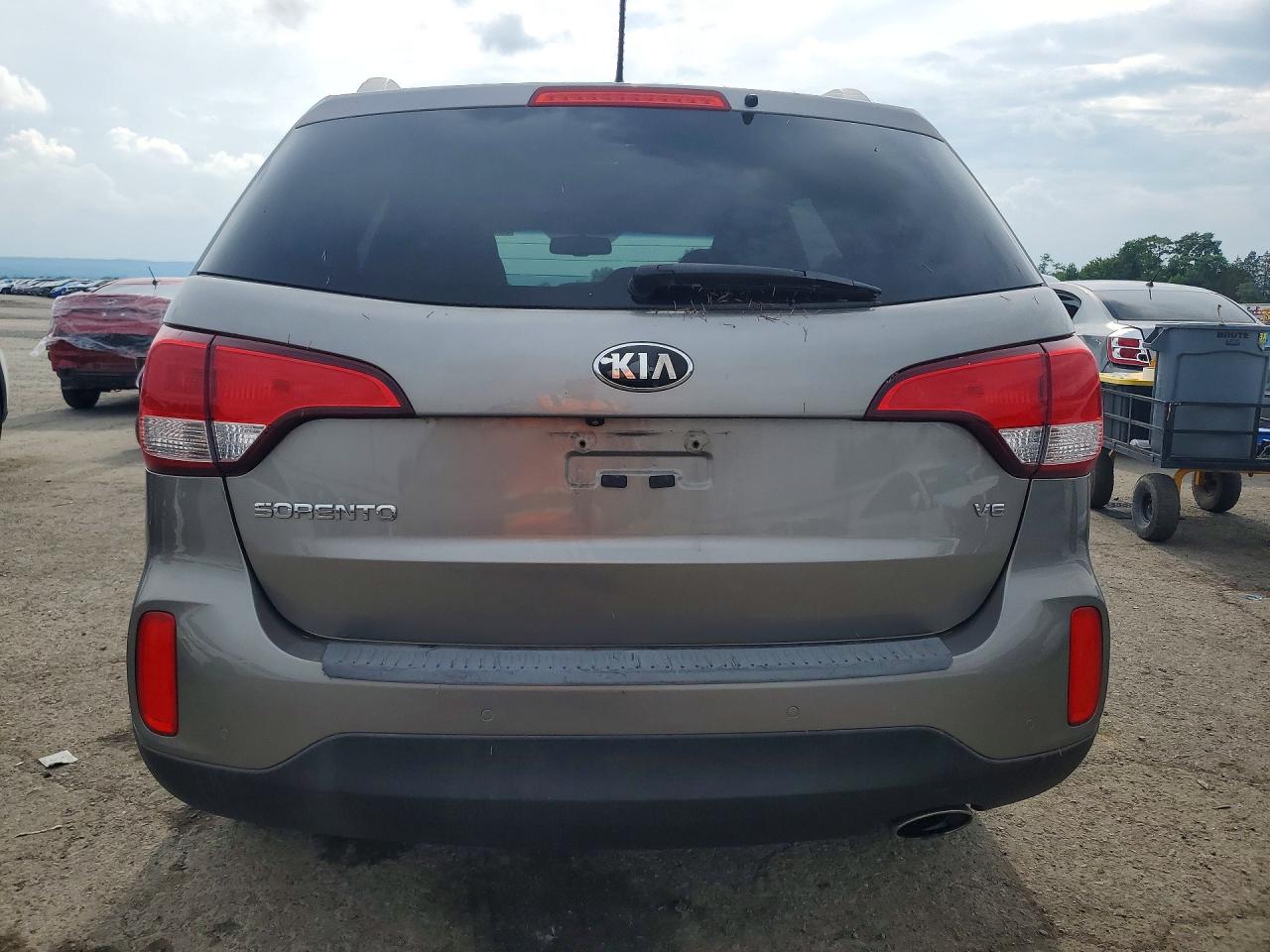 2015 Kia Sorento Lx Silver vin: 5XYKTDA75FG599080