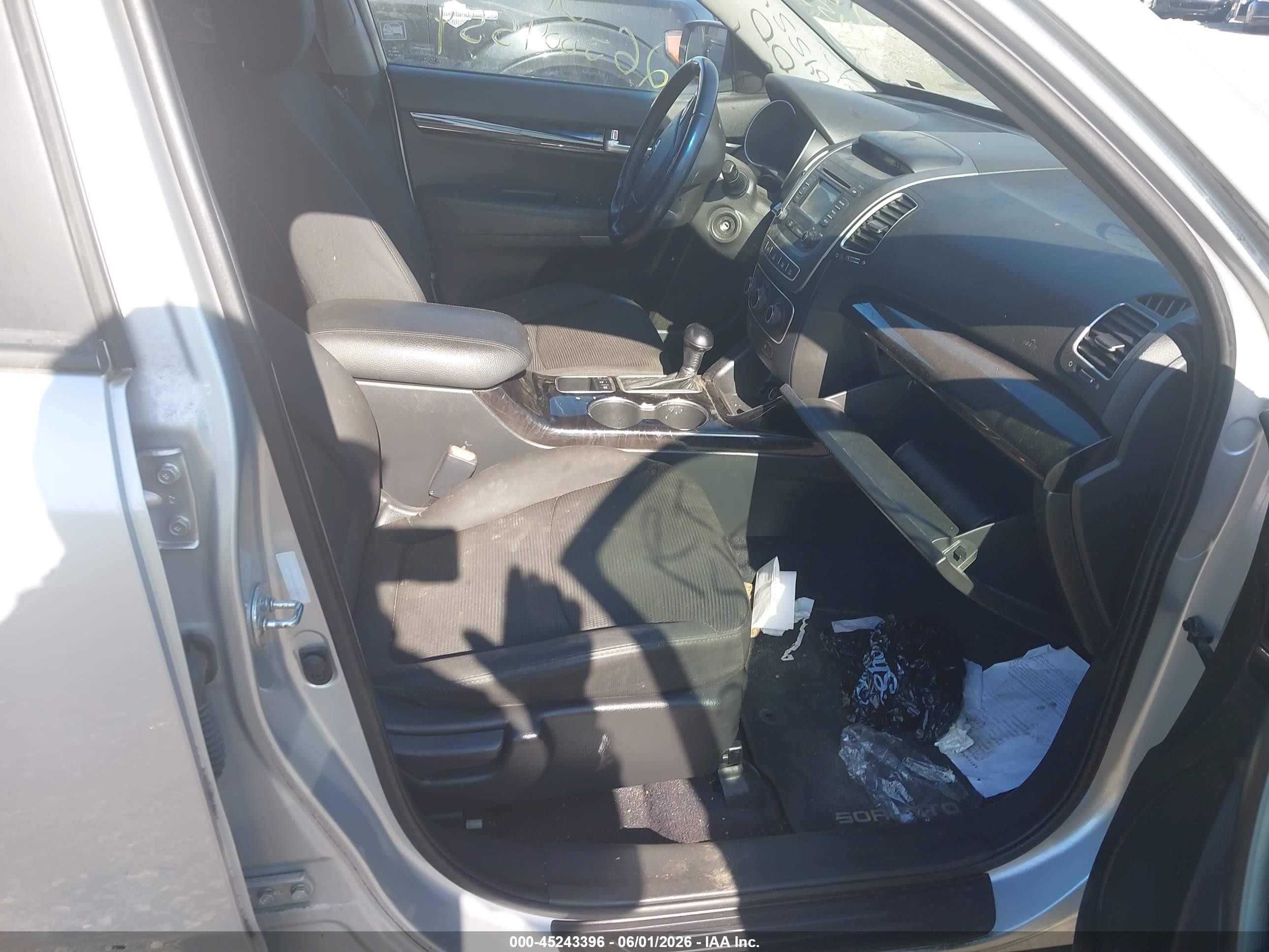2014 Kia Sorento Lx V6 Серебряный vin: 5XYKTDA76EG535242