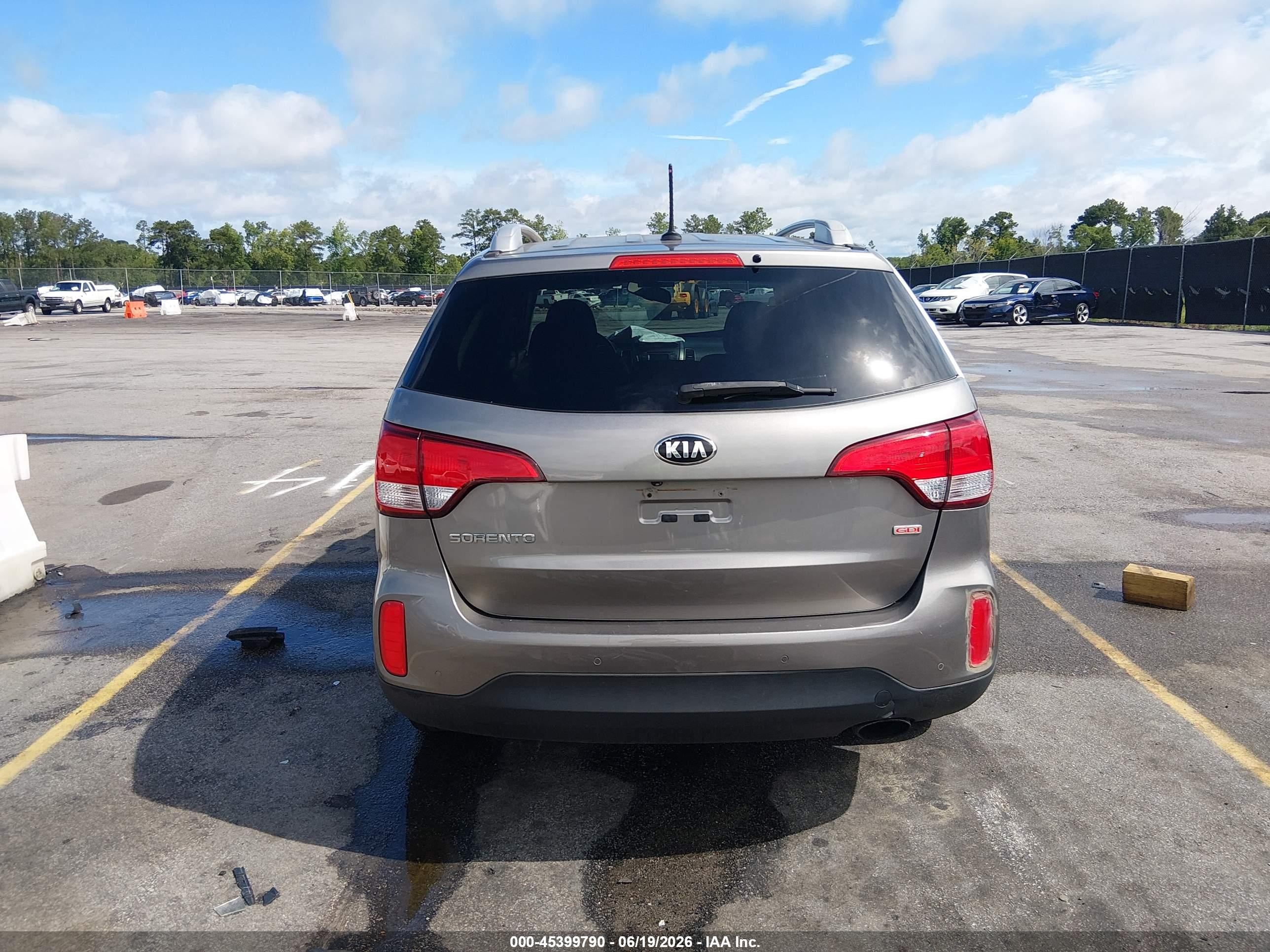 2015 Kia Sorento Lx V6 Gray vin: 5XYKTDA77FG590915