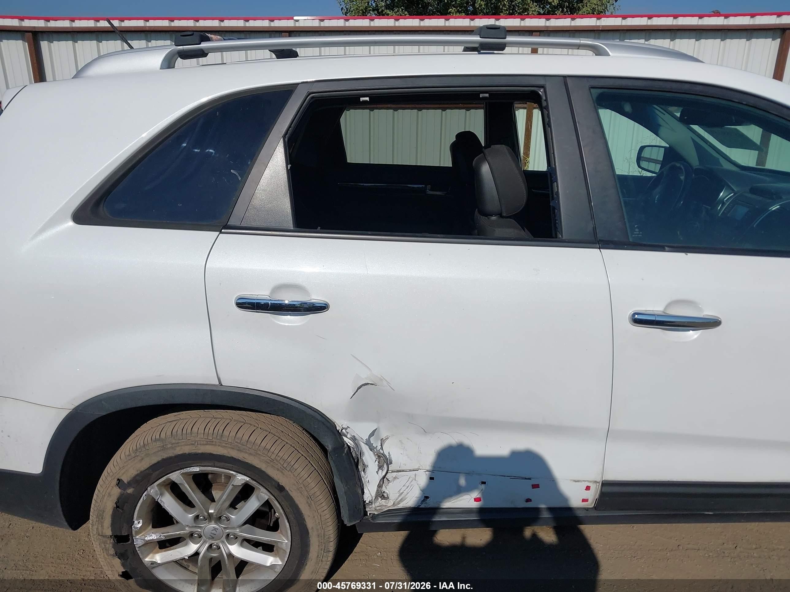2014 Kia Sorento Lx V6 White vin: 5XYKTDA79EG524185