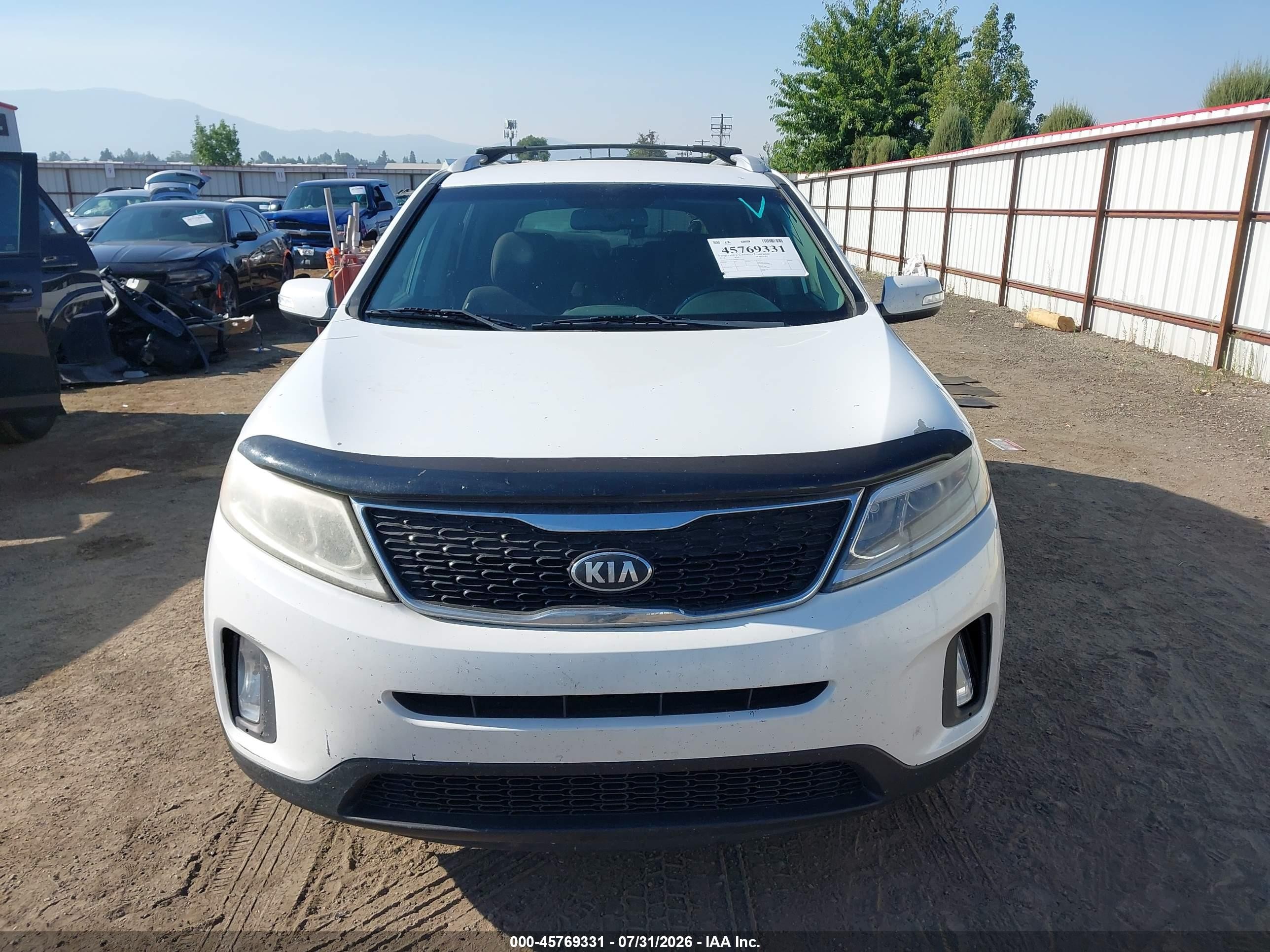 2014 Kia Sorento Lx V6 White vin: 5XYKTDA79EG524185