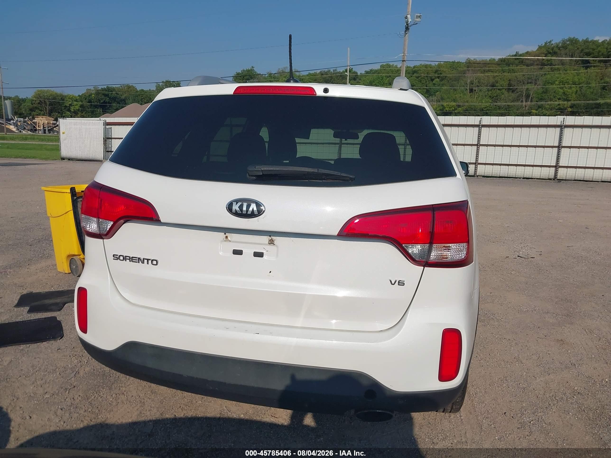 2015 Kia Sorento Lx White vin: 5XYKTDA7XFG603009