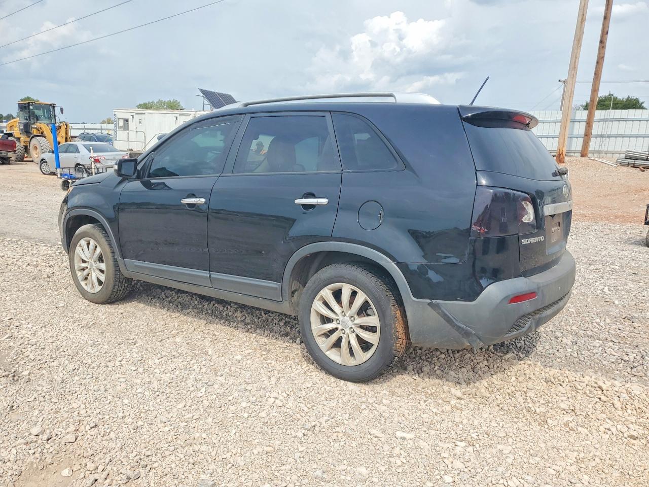 2011 Kia Sorento Base Black vin: 5XYKU3A14BG029875
