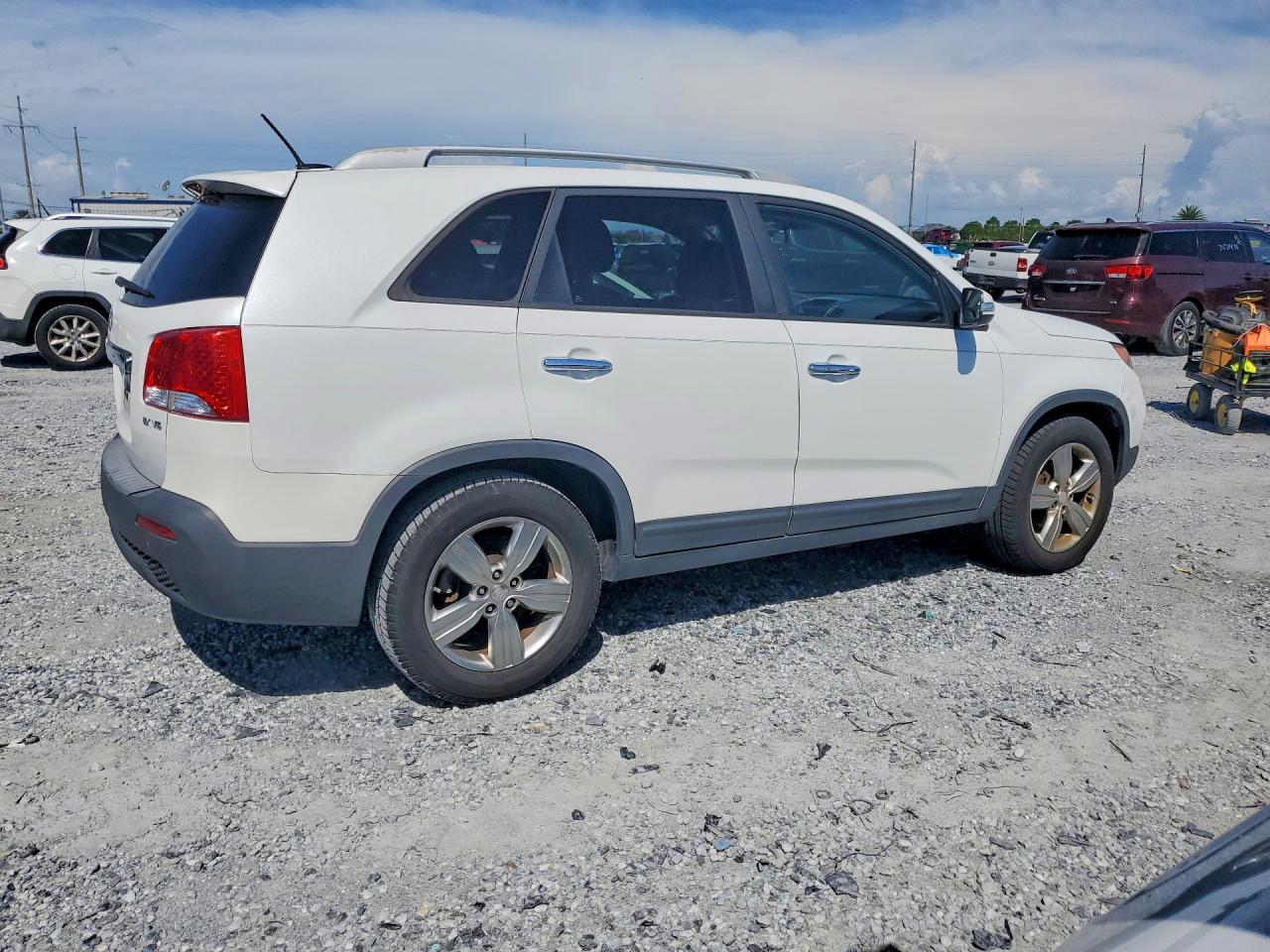 2013 Kia Sorento Ex V6 White vin: 5XYKU3A21DG329708