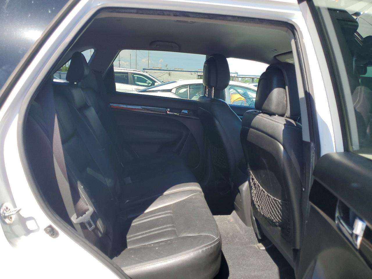 2013 Kia Sorento Ex V6 White vin: 5XYKU3A21DG329708