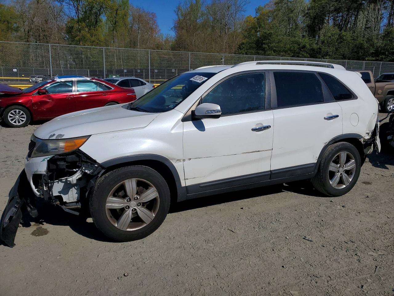 2013 Kia Sorento Ex White vin: 5XYKU3A21DG374373