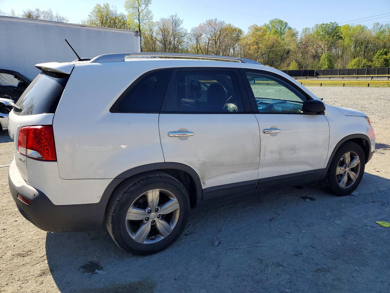 2013 Kia Sorento Ex White vin: 5XYKU3A21DG374373