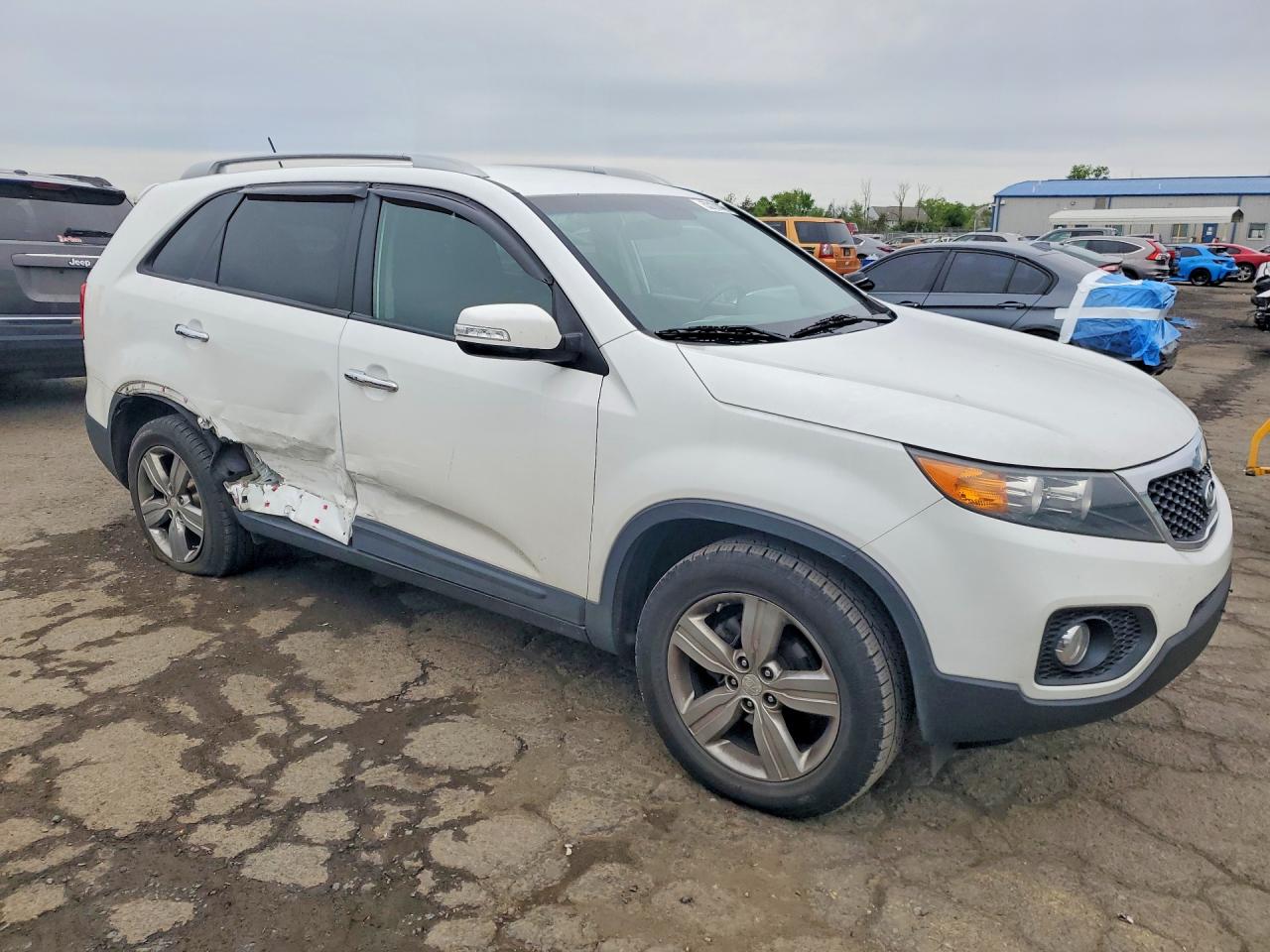2013 Kia Sorento Ex White vin: 5XYKU3A61DG386896
