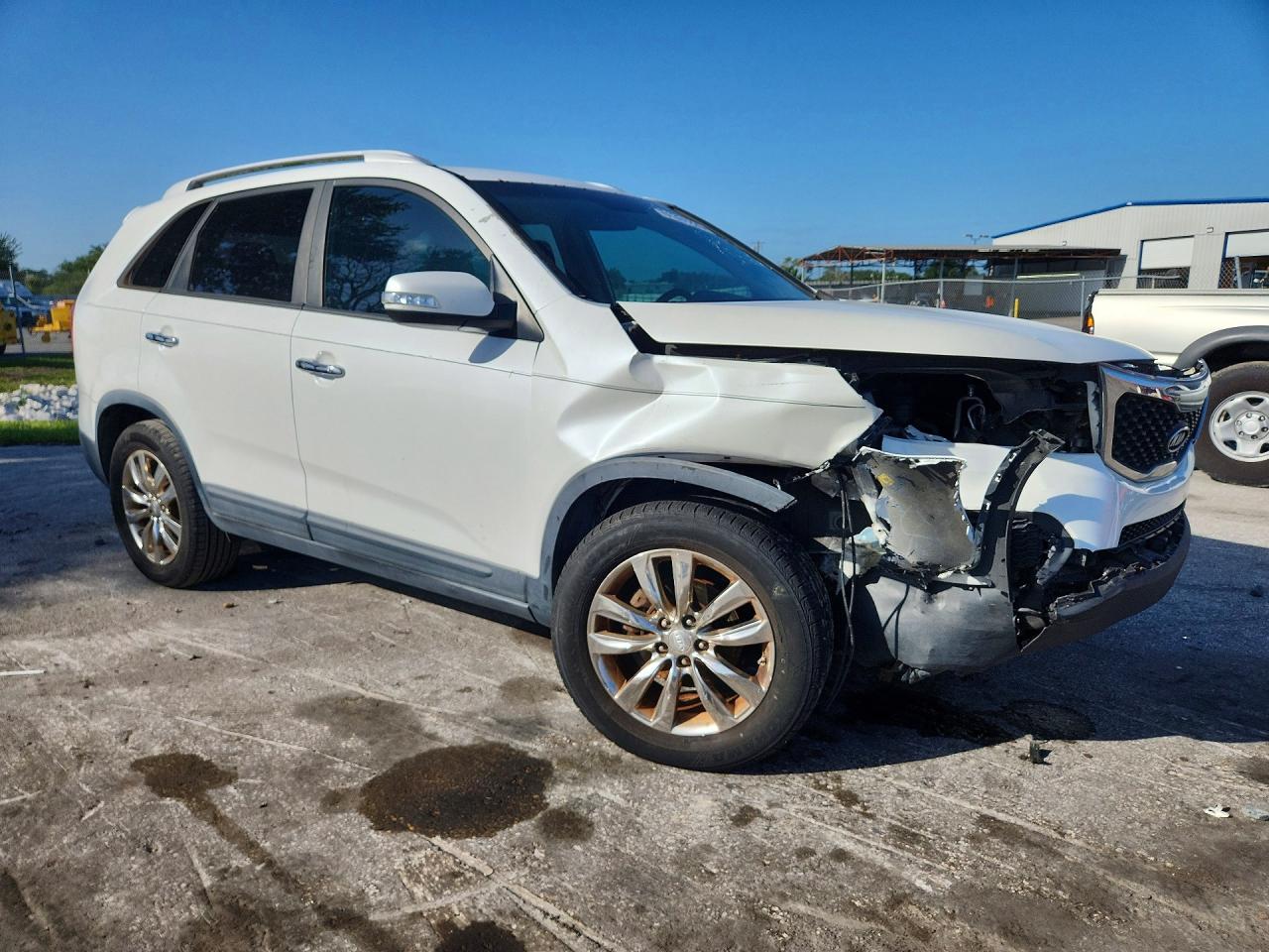 2011 Kia Sorento Ex White vin: 5XYKU4A19BG038576
