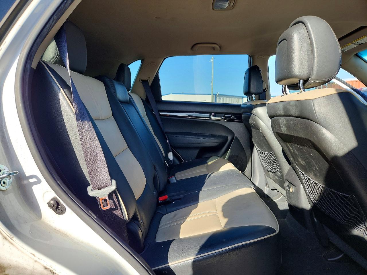 2011 Kia Sorento Ex White vin: 5XYKU4A19BG038576