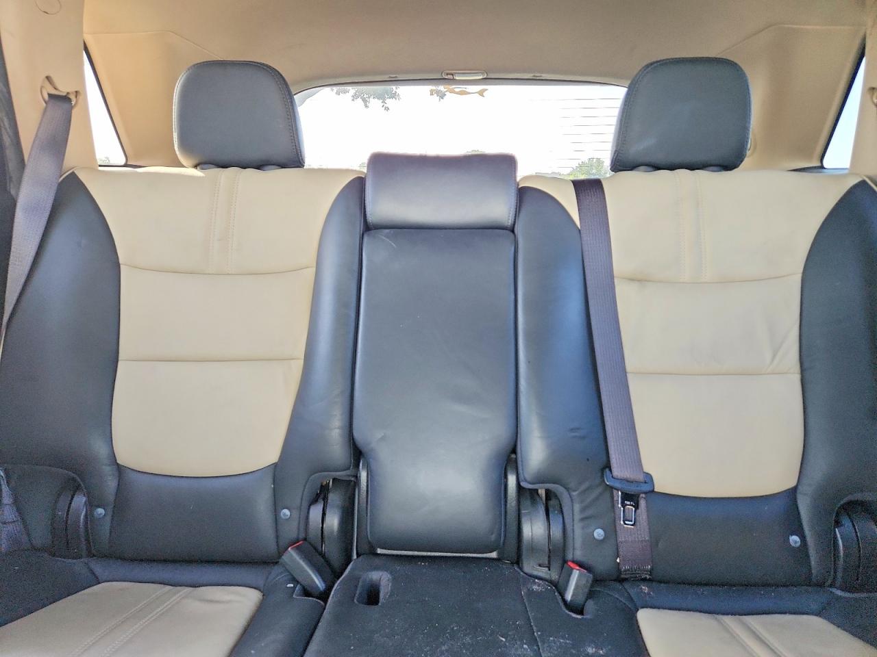 2011 Kia Sorento Ex White vin: 5XYKU4A19BG038576