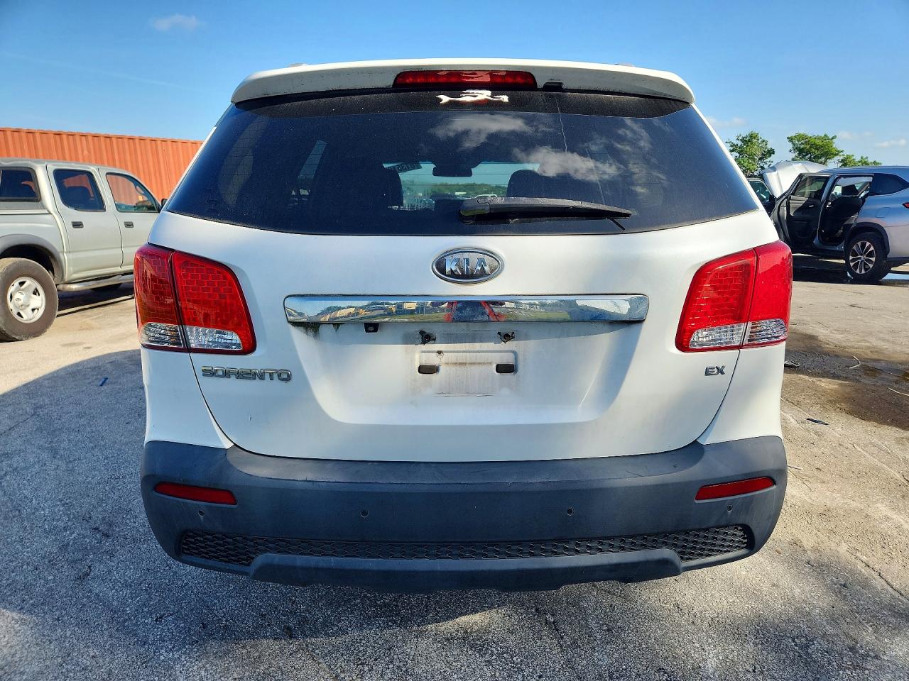 2011 Kia Sorento Ex White vin: 5XYKU4A19BG038576