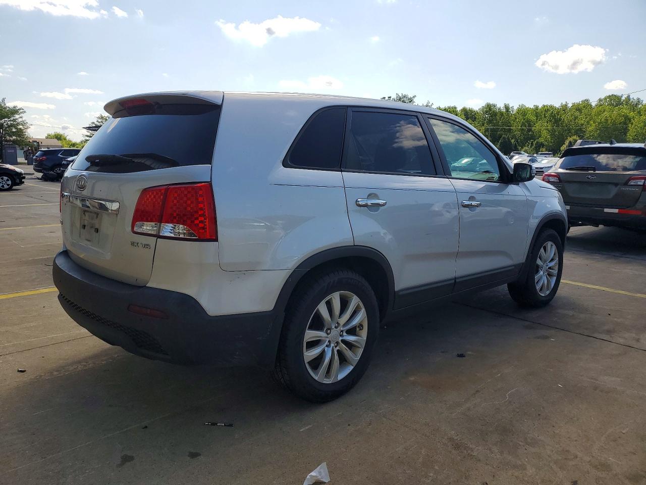 2011 Kia Sorento Ex Серебряный vin: 5XYKU4A26BG007360