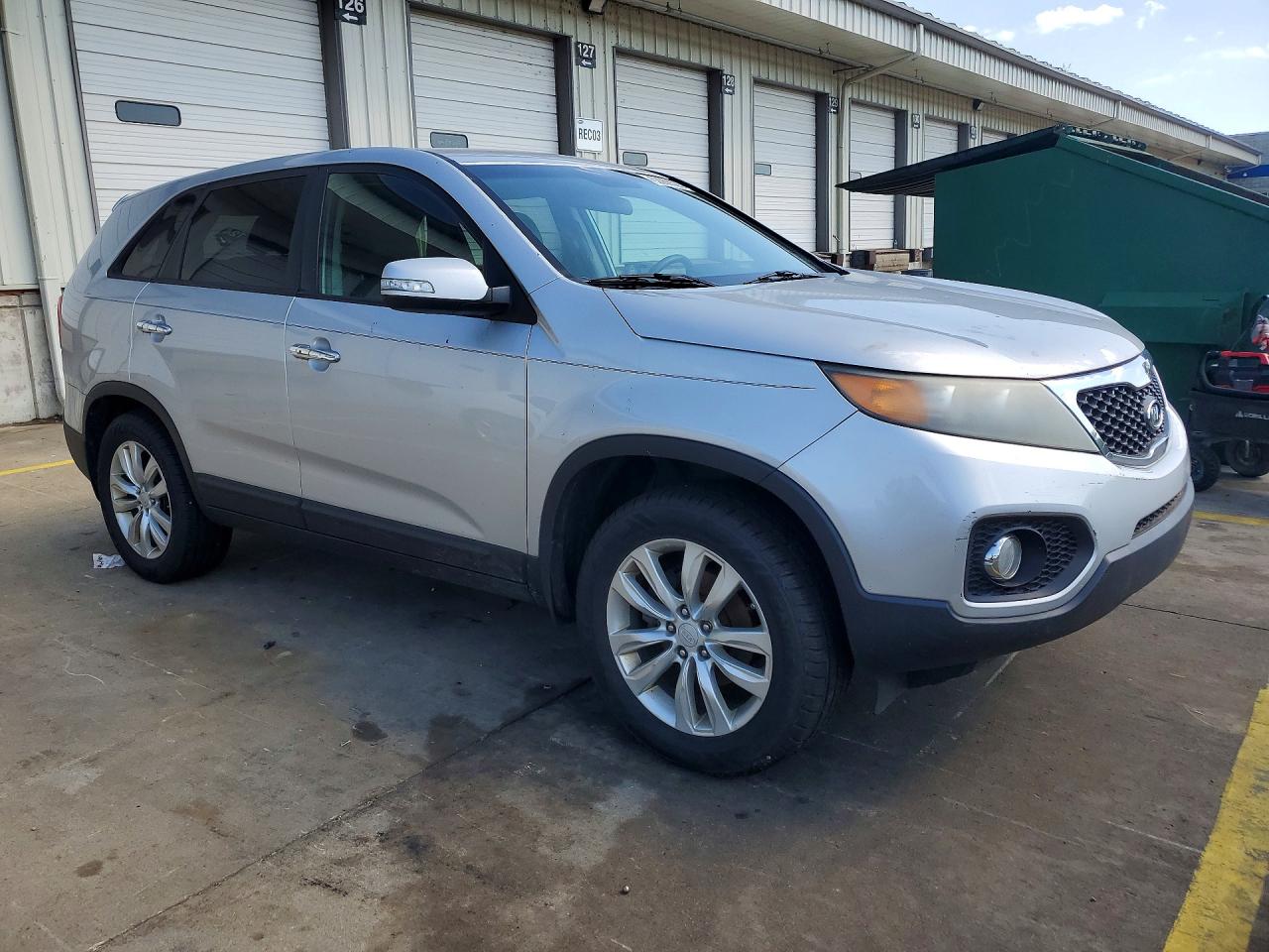 2011 Kia Sorento Ex Серебряный vin: 5XYKU4A26BG007360