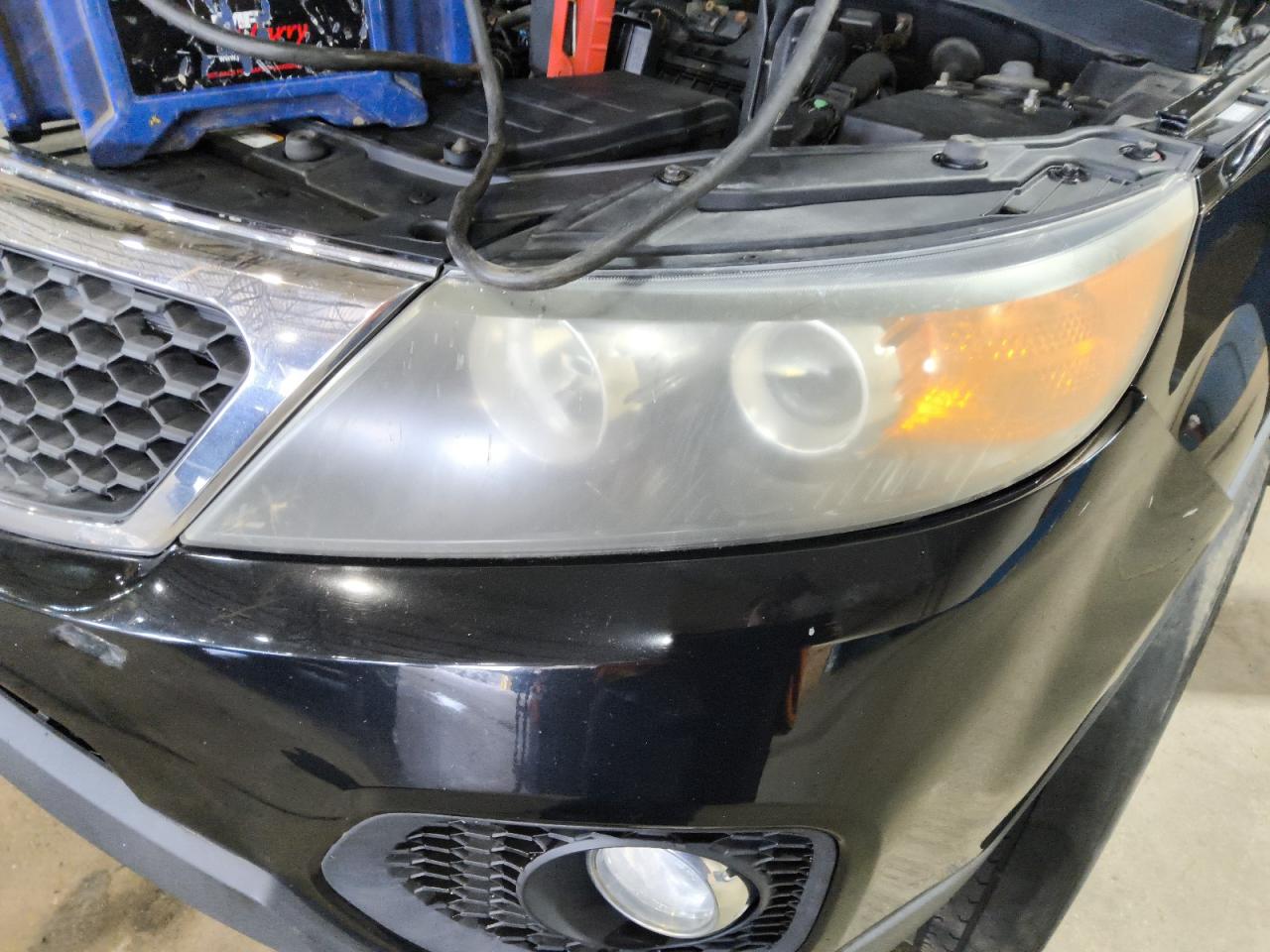2011 Kia Sorento Ex Black vin: 5XYKU4A26BG083550 Damage: Left Head Lamp, Faded, Repair Required