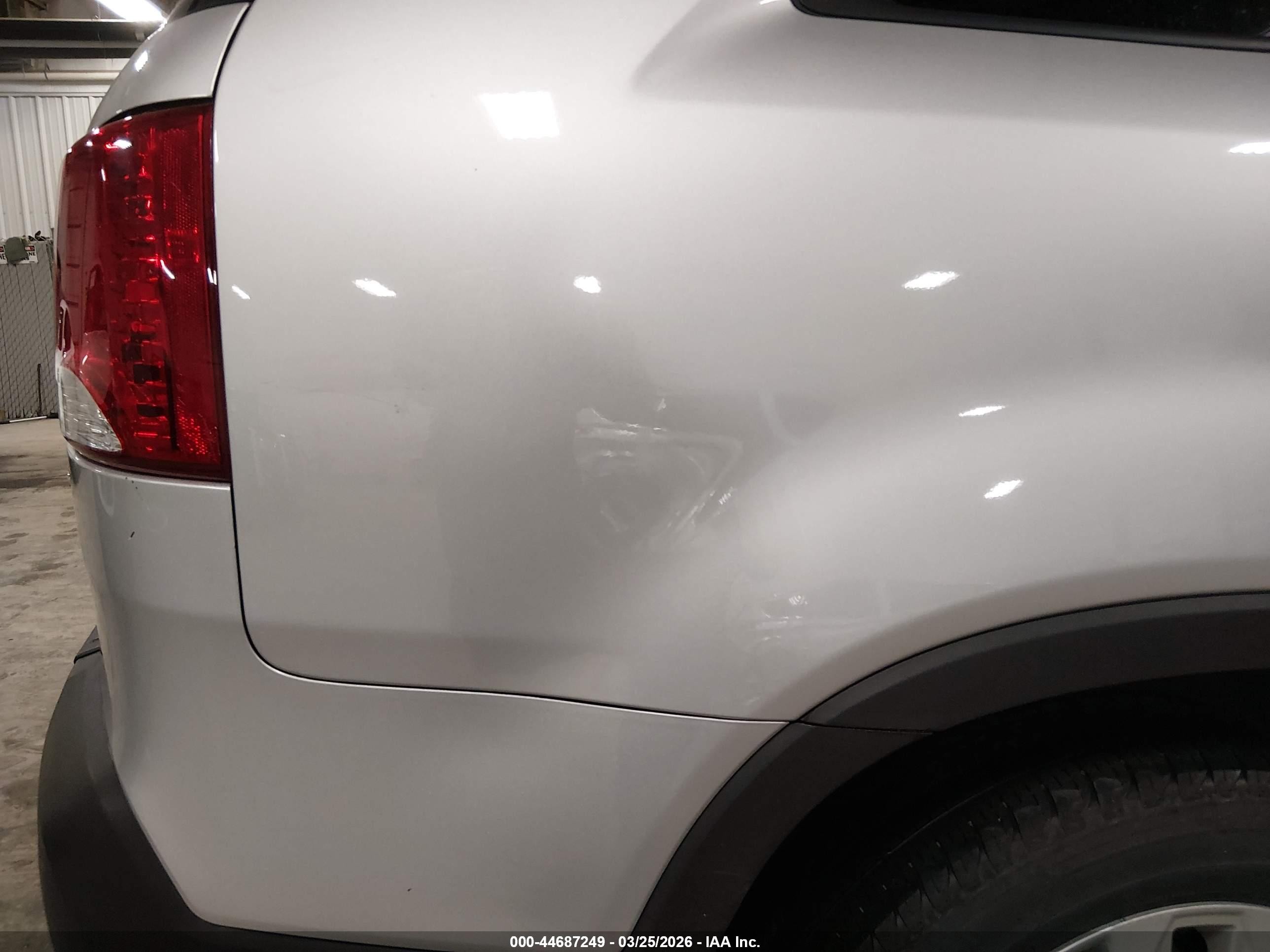 2011 Kia Sorento Ex V6 Серебряный vin: 5XYKU4A26BG185902