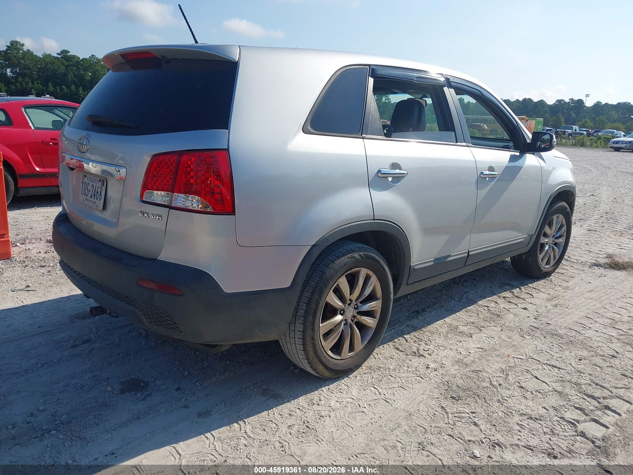2011 Kia Sorento Ex V6 Серебряный vin: 5XYKU4A27BG013040
