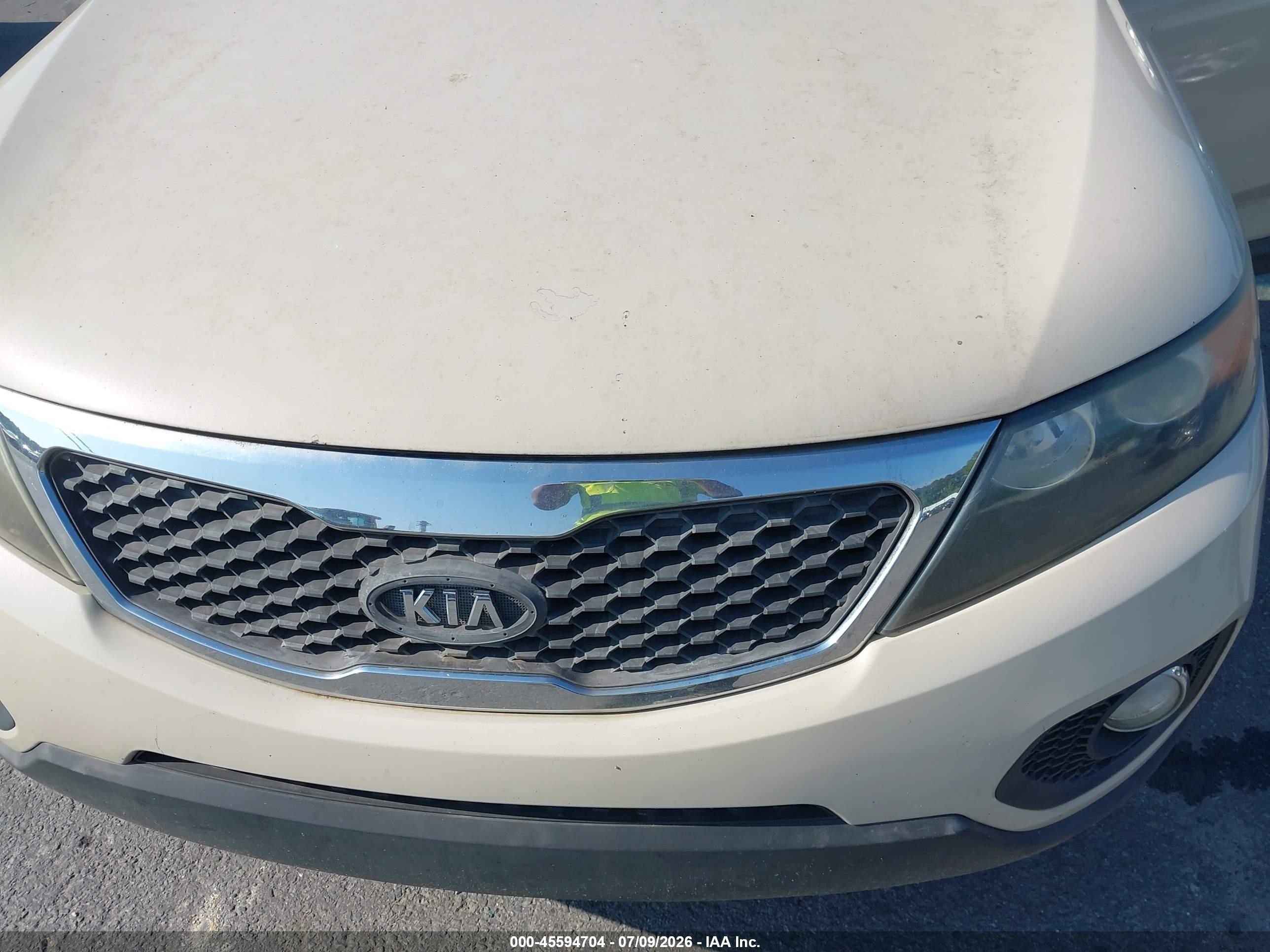 2011 Kia Sorento Ex V6 Cream vin: 5XYKU4A29BG070940