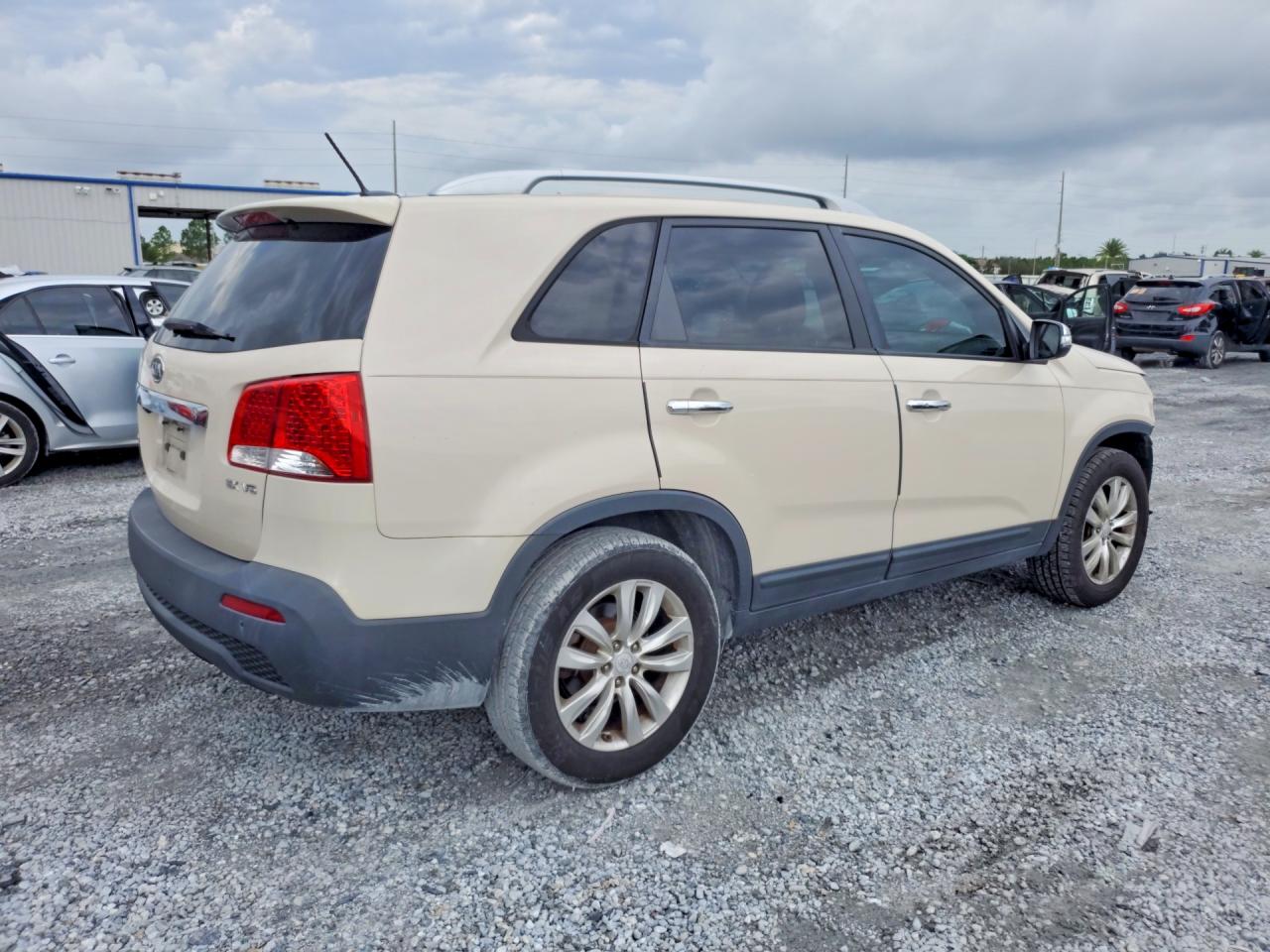 2011 Kia Sorento Ex Beige vin: 5XYKU4A2XBG028096