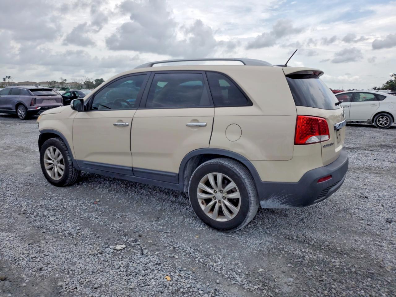2011 Kia Sorento Ex Beige vin: 5XYKU4A2XBG028096